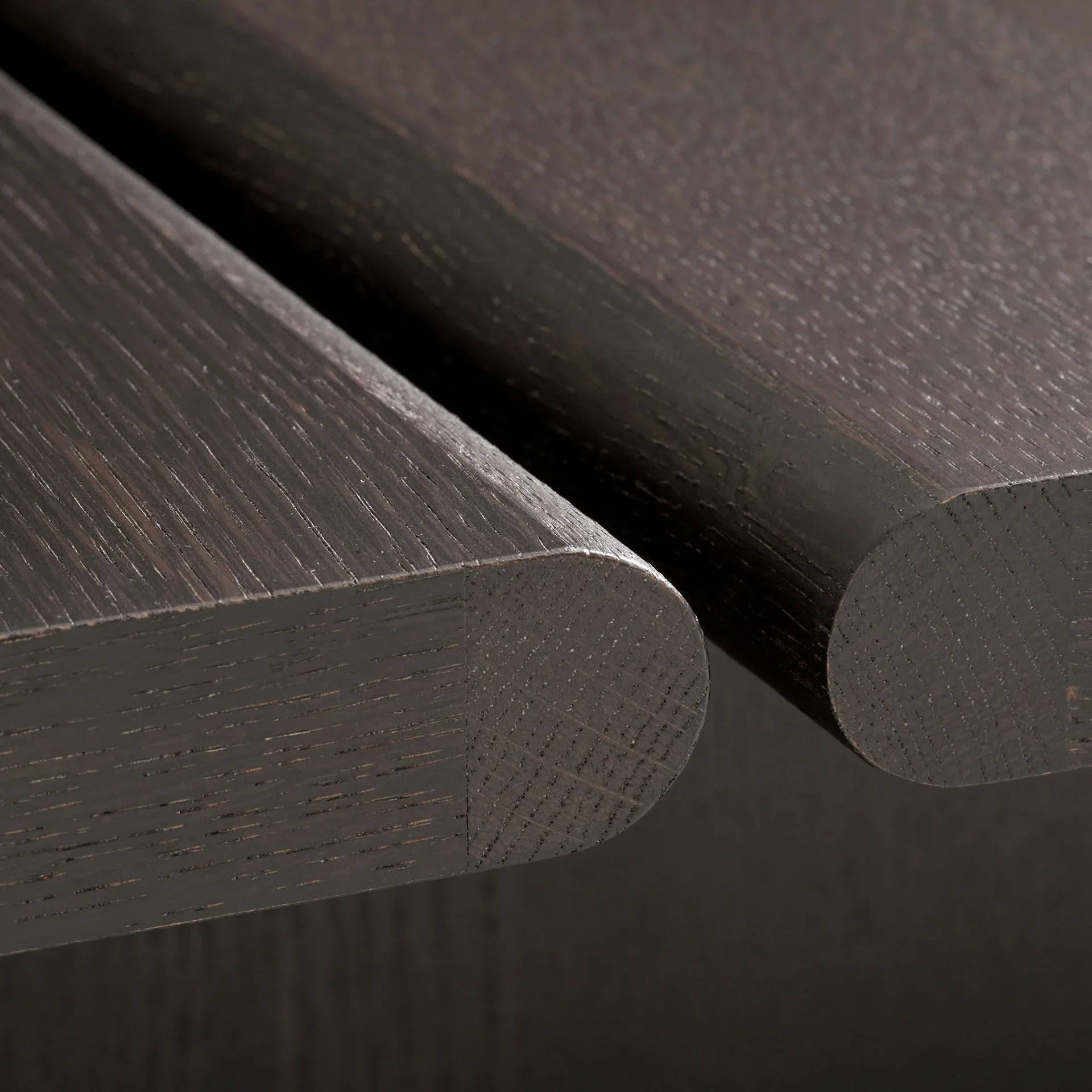 Ita OS4 τραπεζάκι σαλονιού 110x110 cm, Dark stained oak &Tradition