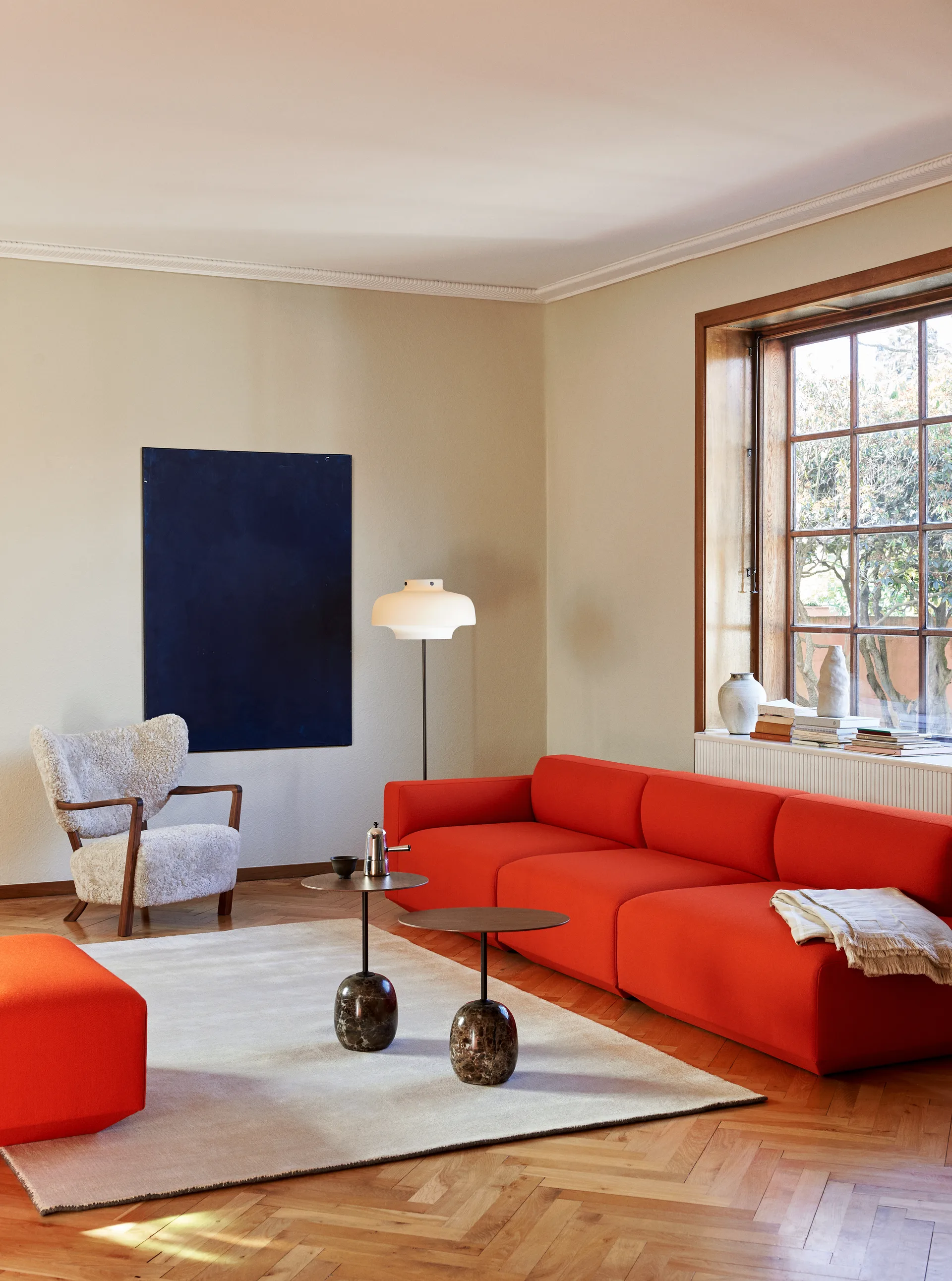 Lato βοηθητικό τραπεζάκι LN8, Lacquered walnut-Emperador marble &Tradition