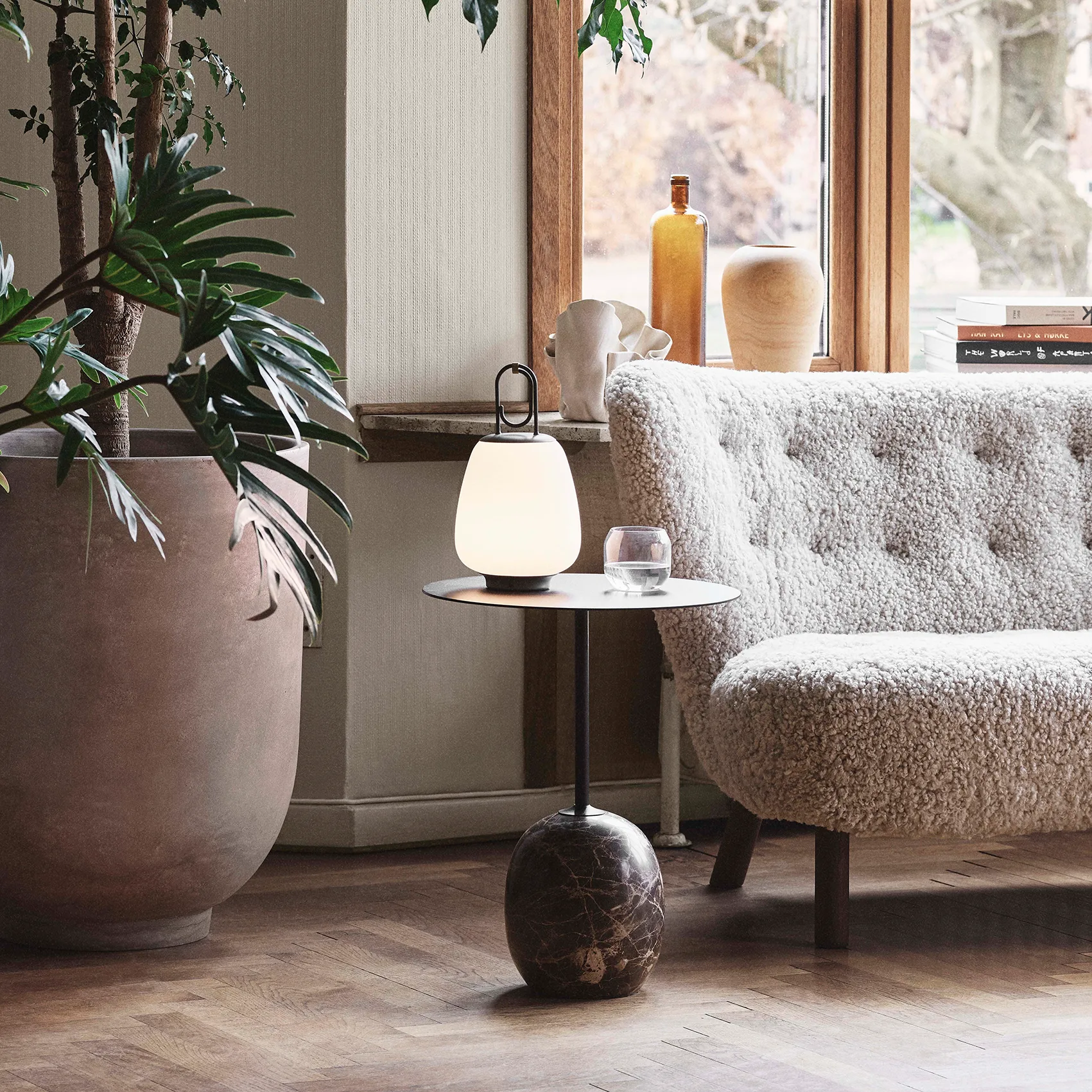 Lucca επιτραπέζιο φωτιστικό SC51, μαύρο &Tradition