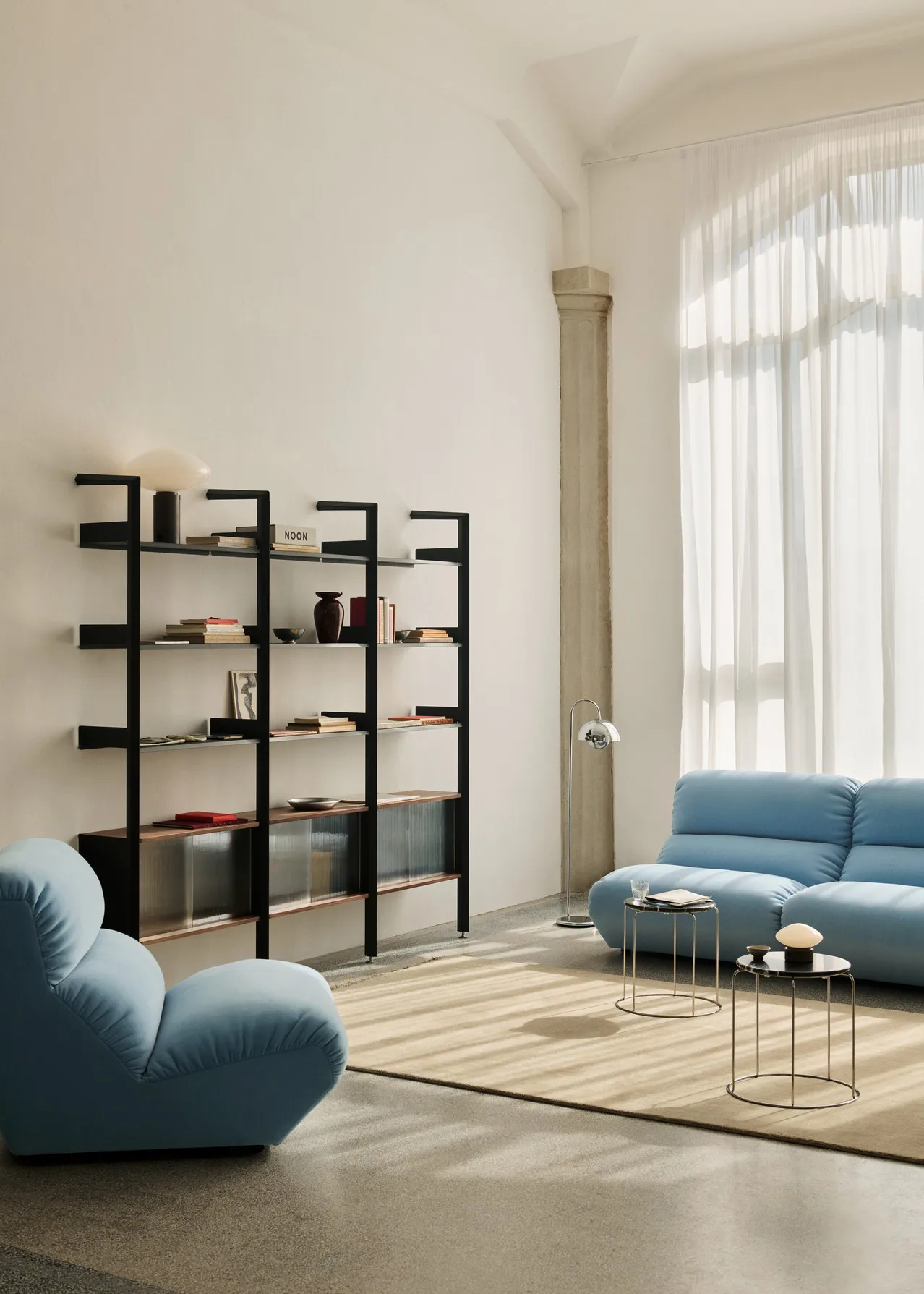 Επιτραπέζιο φωτιστικό Mist AP17, Ø37 εκ., Grigio Caldo-opal glass &Tradition