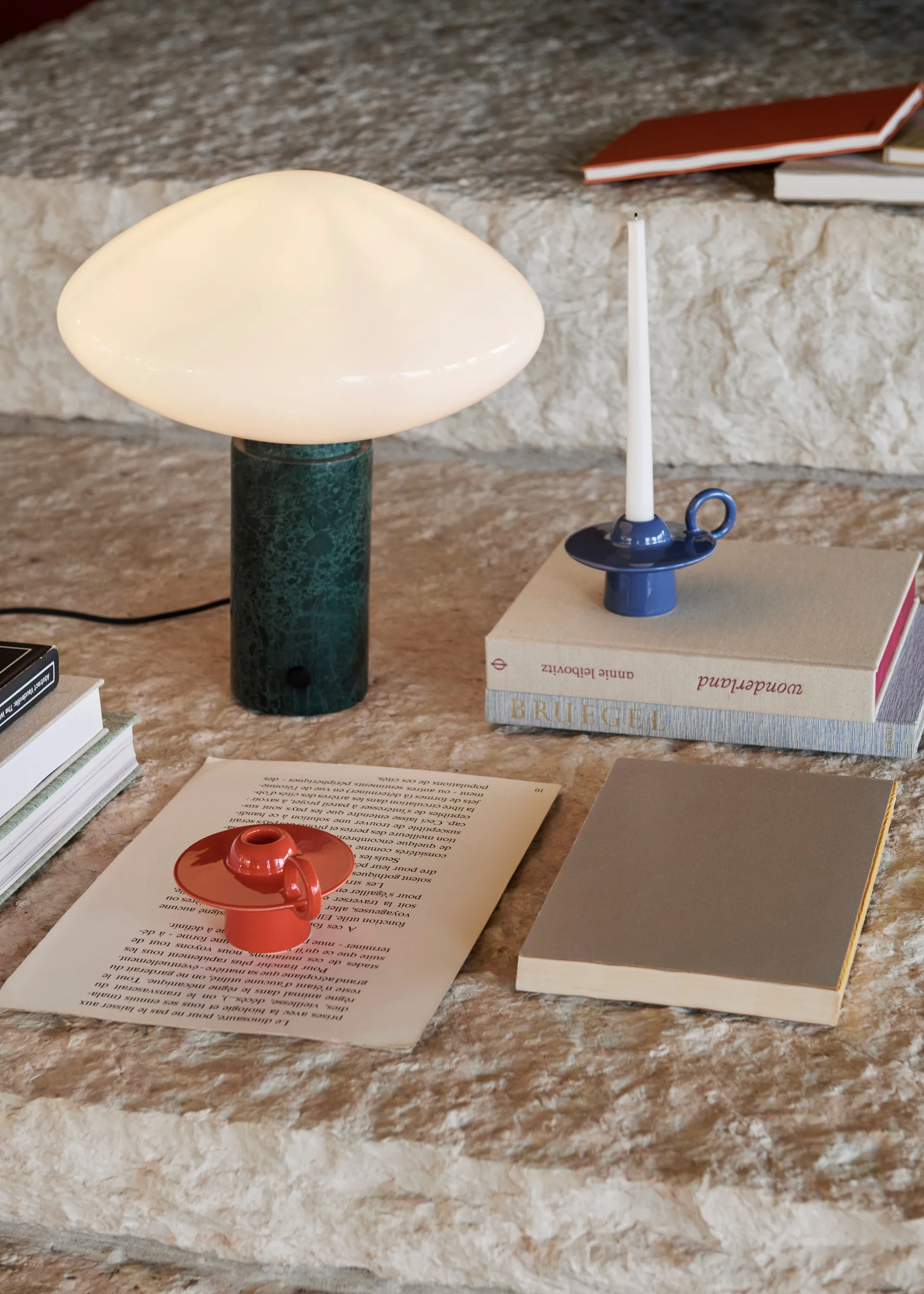 Επιτραπέζιο φωτιστικό Mist AP17, Ø37 εκ., Ματ λευκό & Guatemala Verde &Tradition