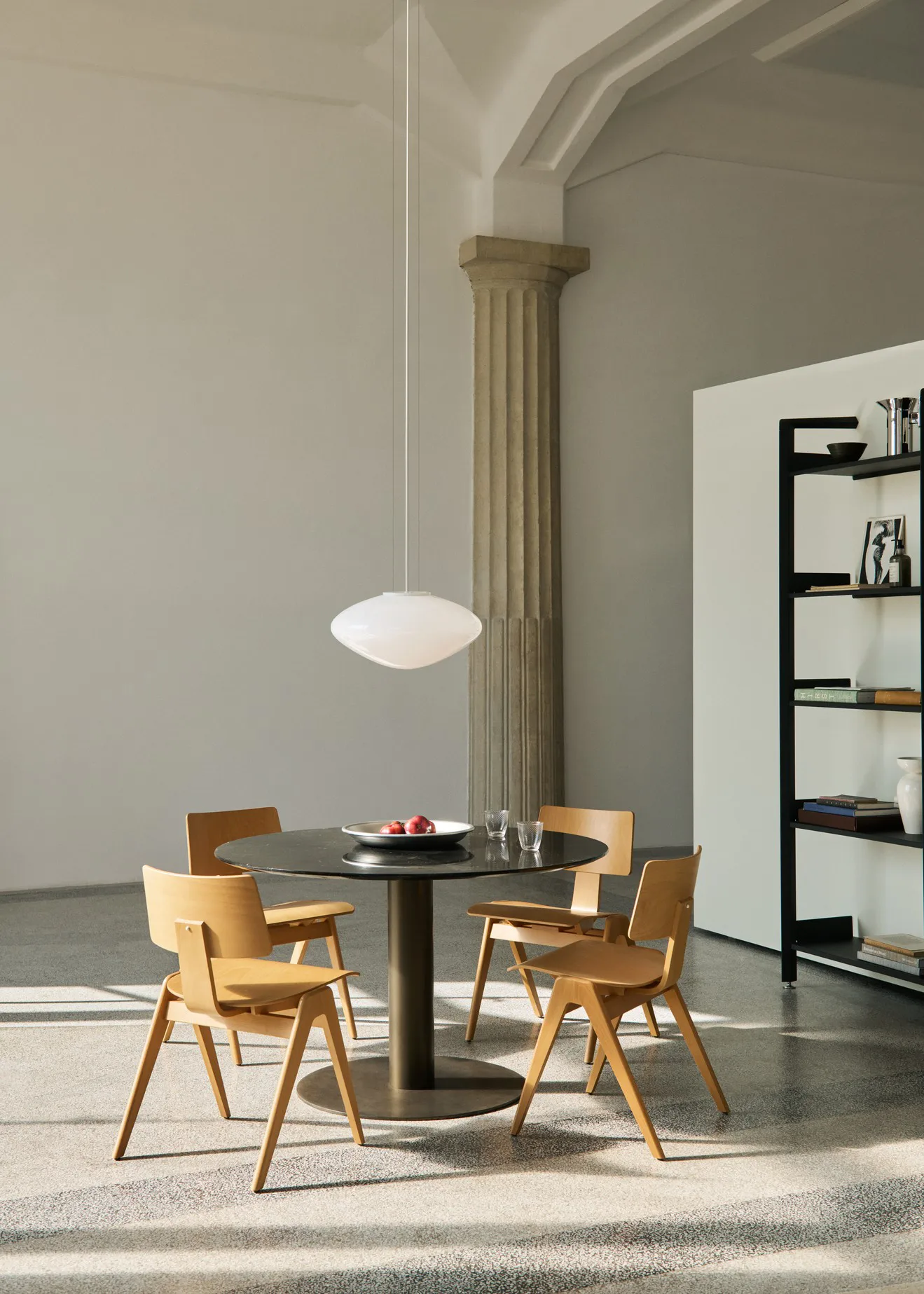 Κρεμαστό φωτιστικό Mist AP20 Ø56 cm, White-opal glass &Tradition