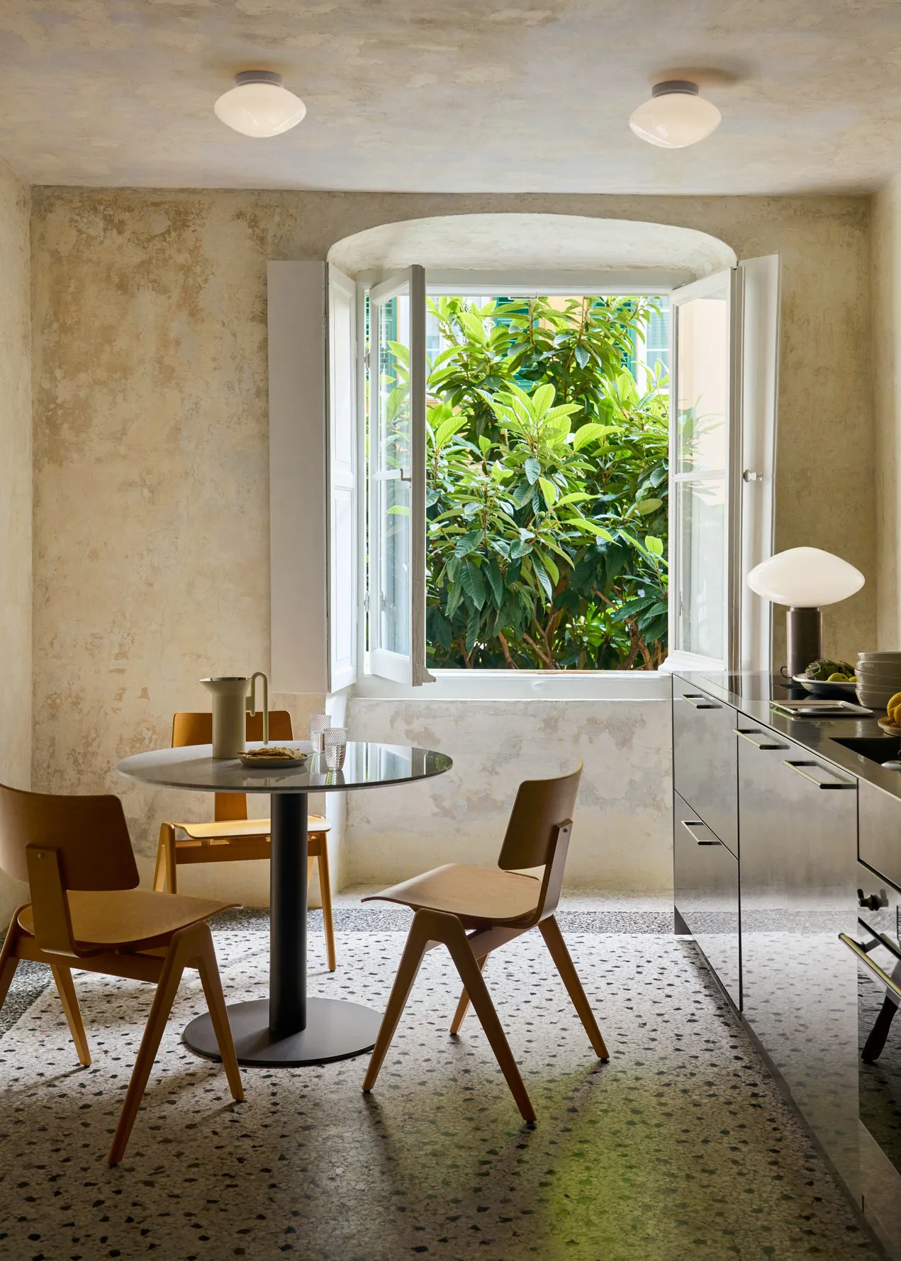 Φωτιστικό οροφής/τοίχου Mist AP22 Ø25 cm, White-opal glass &Tradition