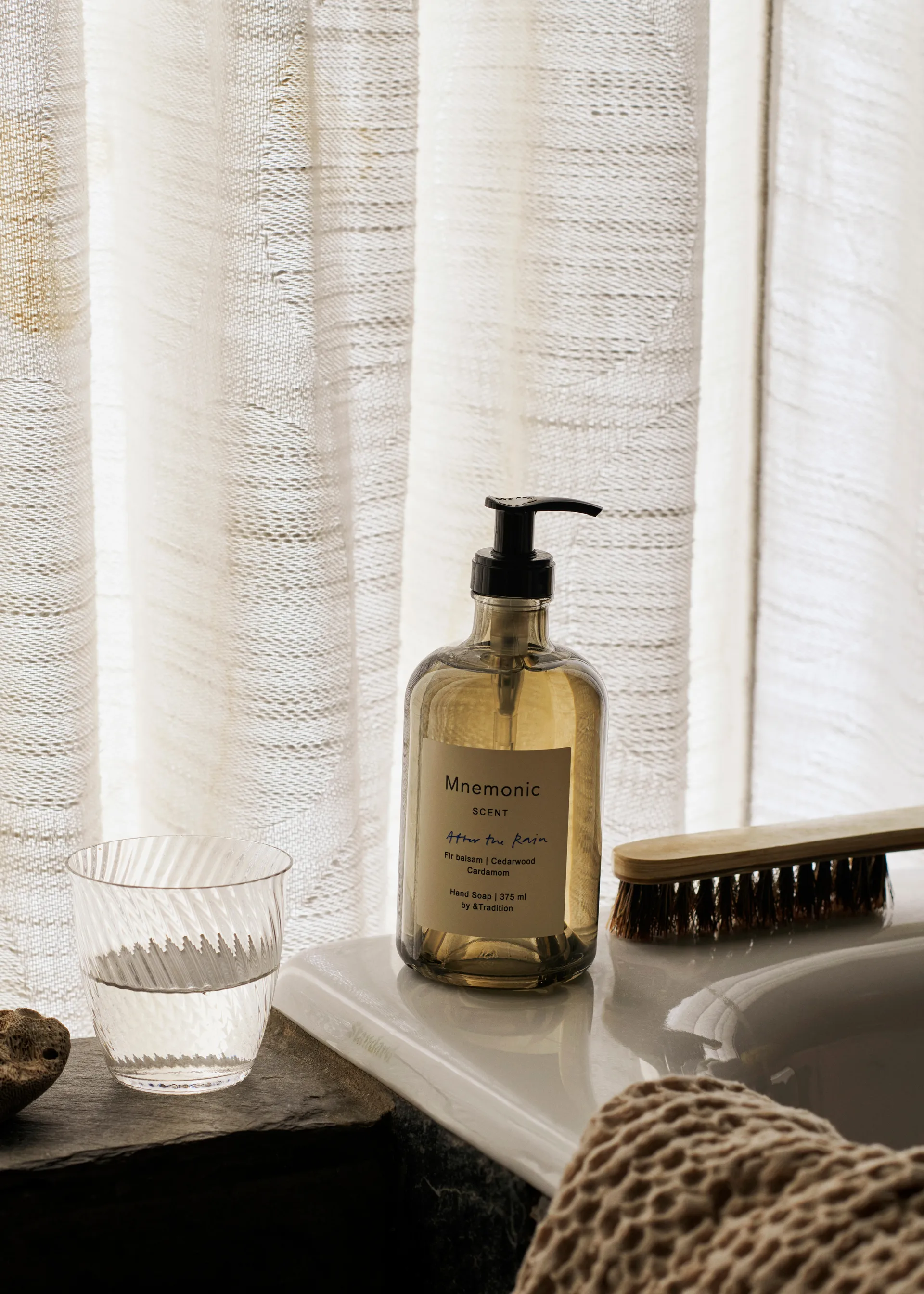 Σαπούνι χεριών Mnemonic MNC1 375 ml, After the rain &Tradition