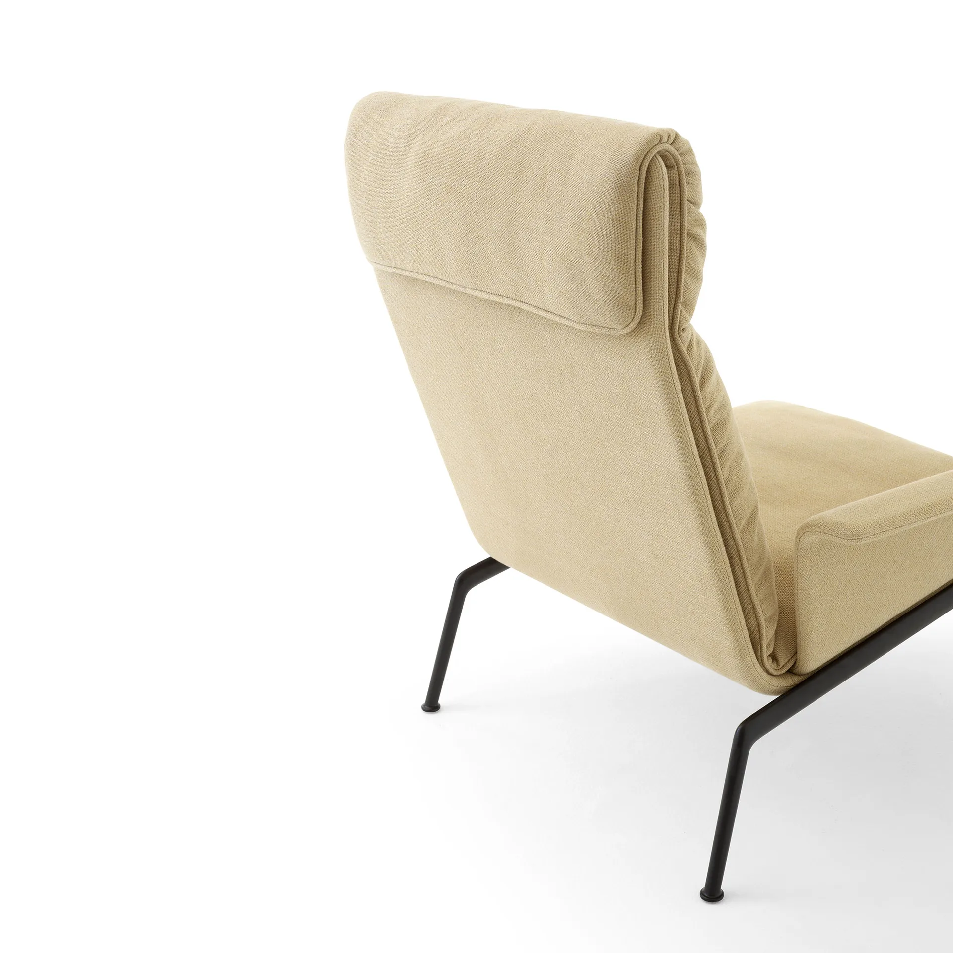 Muno LN17 High back πολυθρόνα σαλονιού, Warm black-Clay 0007 &Tradition