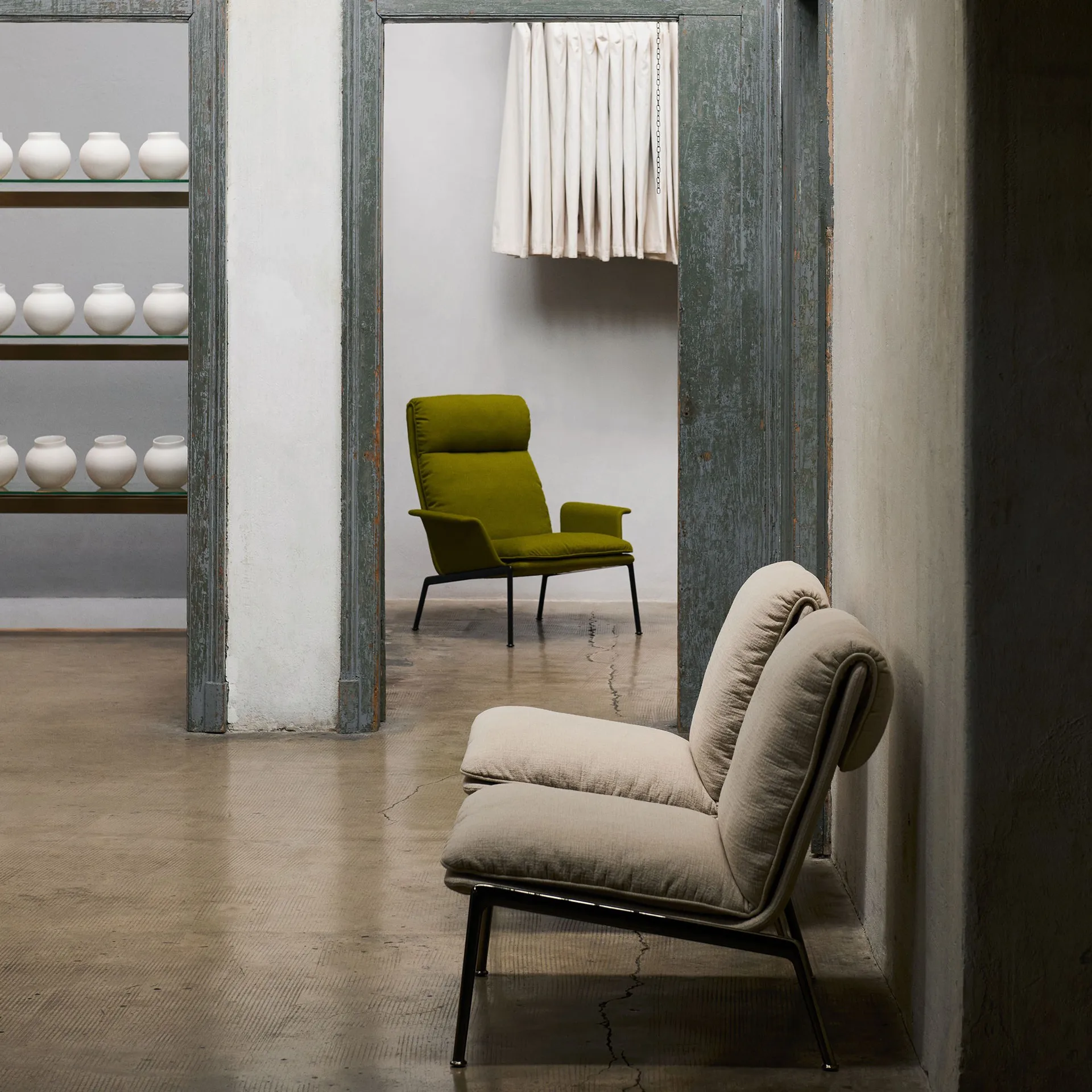 Muno LN17 High back πολυθρόνα σαλονιού, Warm black-Vidar 0956 &Tradition