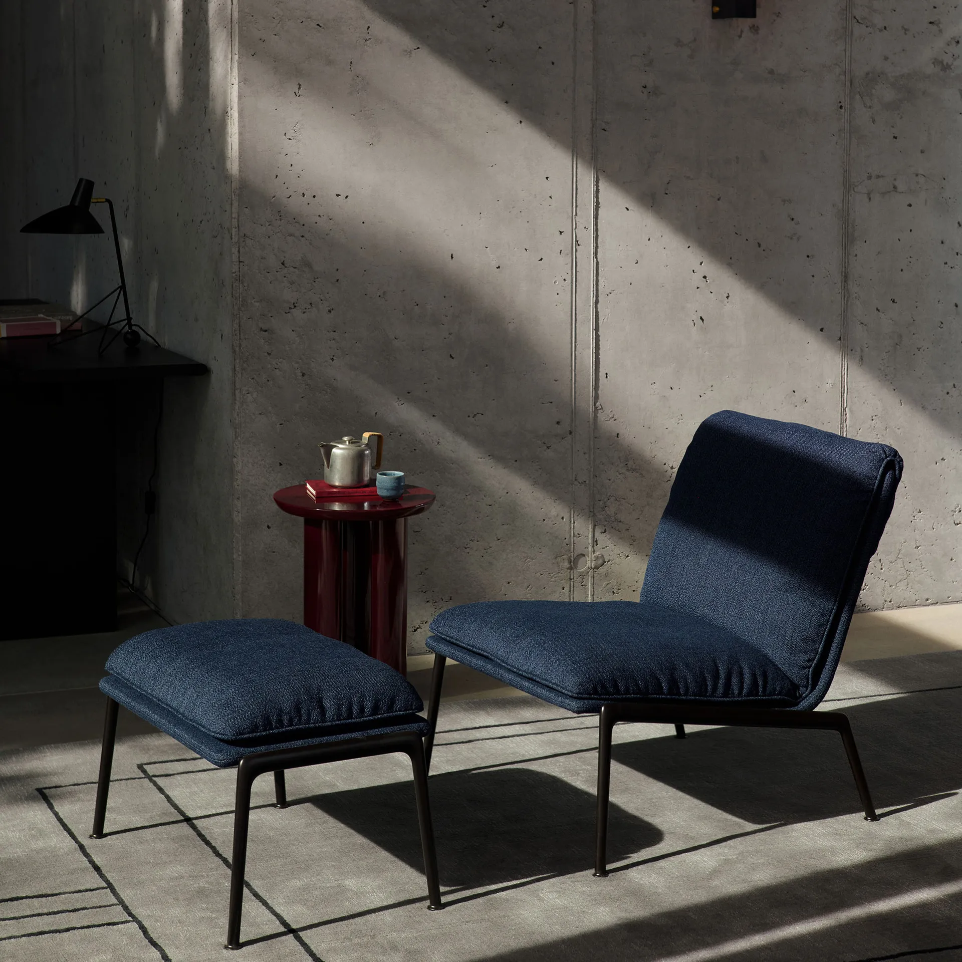 Muno LN20 υποπόδιο, Warm black-Ecriture 0780 &Tradition