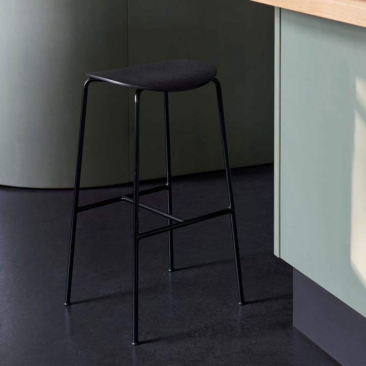 Pavilion AV37 σκαμπό μπαρ 68 cm, Black-black lacquered oak &Tradition
