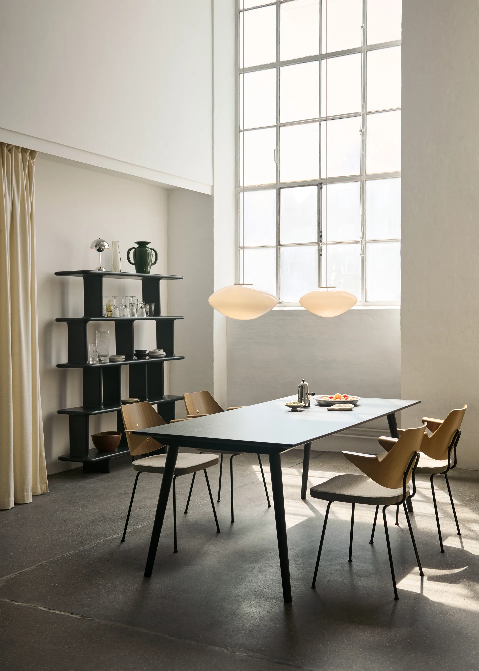 Πολυθρόνα RFH RD7, Walnut-beech-brown &Tradition