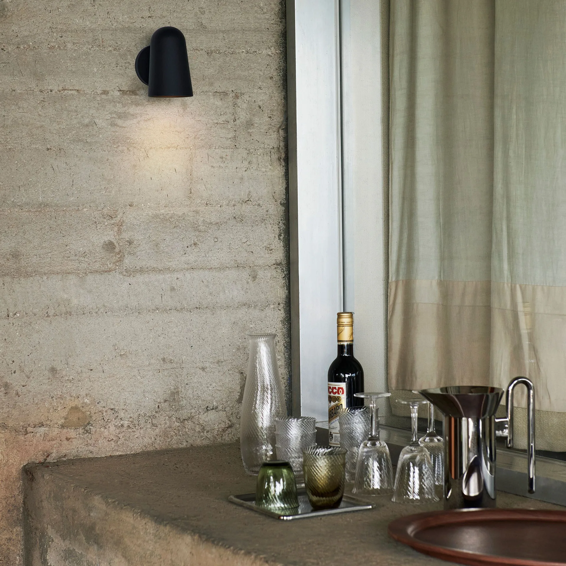 Solid SC104 φωτιστικό τοίχου, Black &Tradition