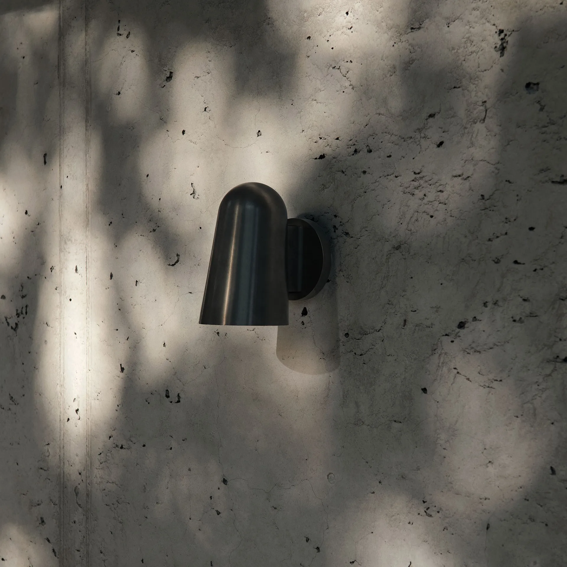 Φωτιστικό τοίχου Solid SC105, Bronzed brass &Tradition