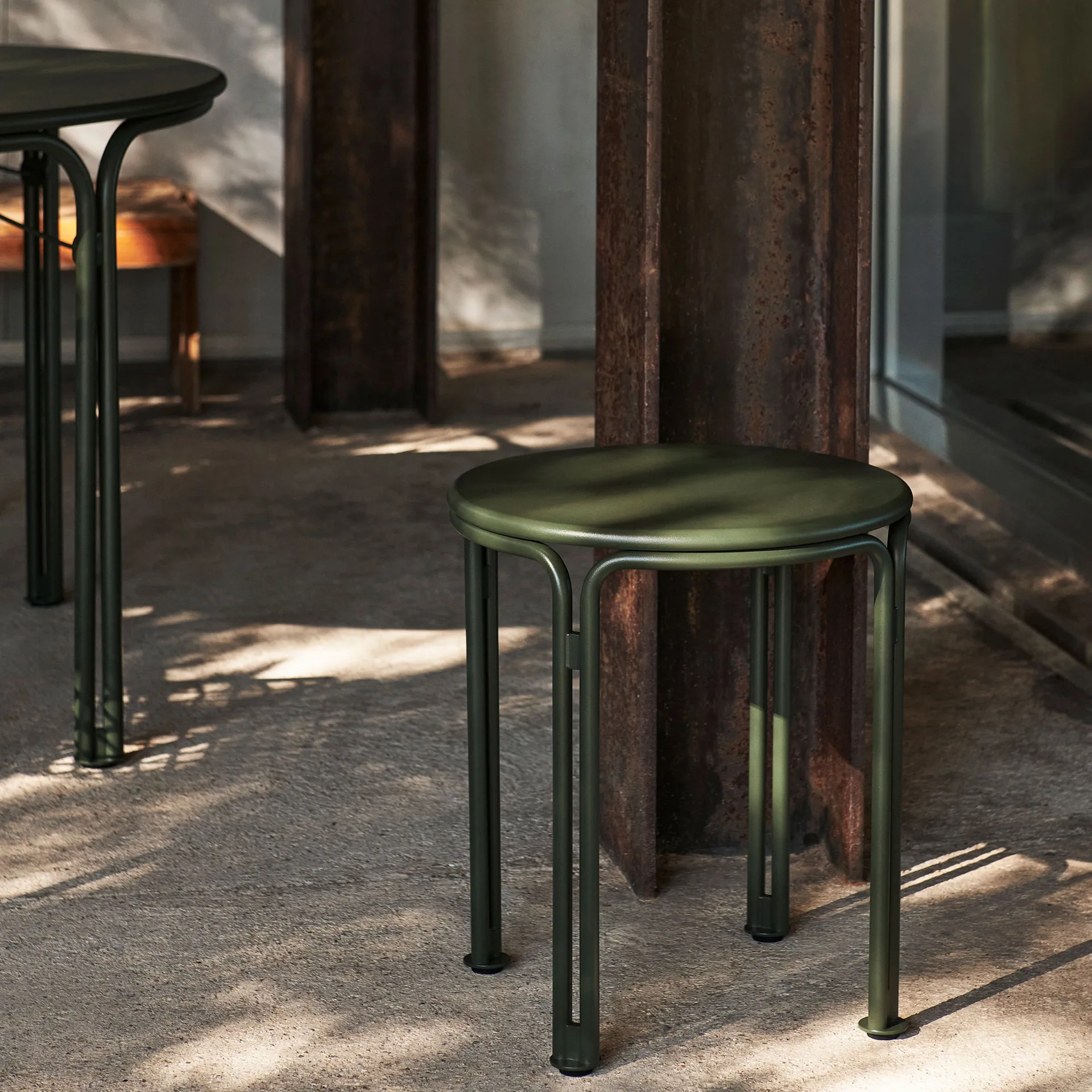 Τραπεζάκι Thorvald SC102, Bronze green &Tradition