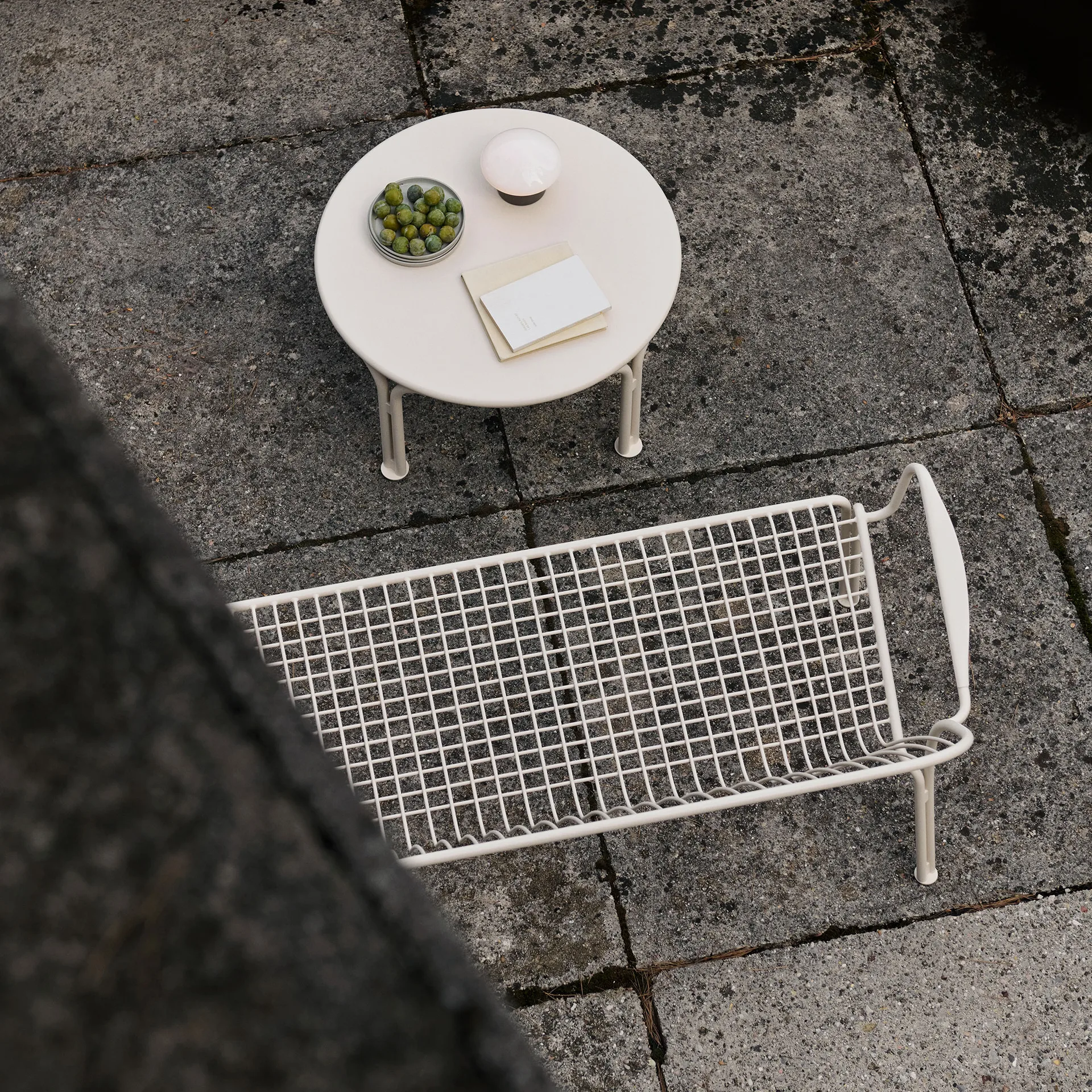 Thorvald SC108 τραπεζάκι σαλονιού, Ivory, Ø70 εκ. &Tradition