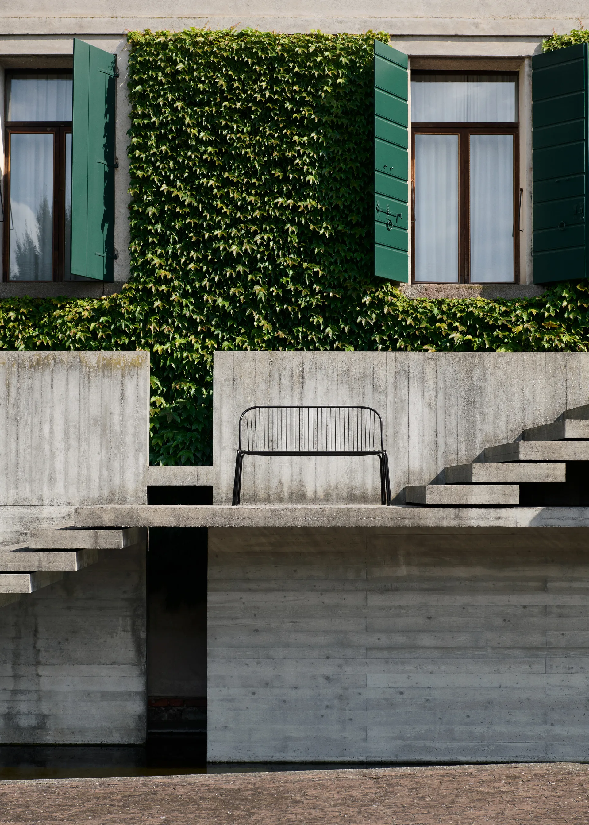 Thorvald SC111 πάγκος, Warm black, 129 εκ. &Tradition