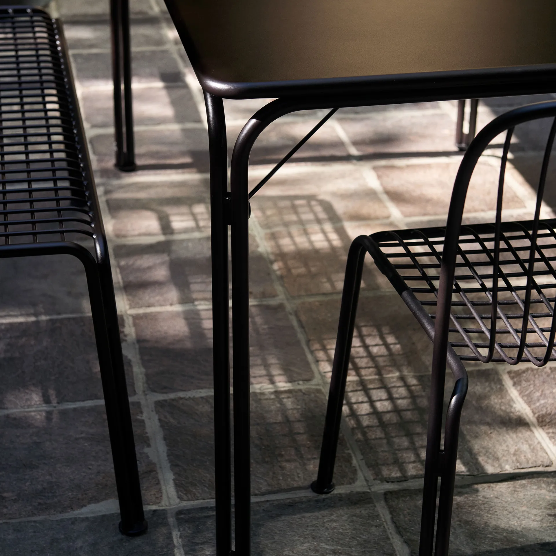 Καρέκλα Thorvald SC94, Warm black &Tradition
