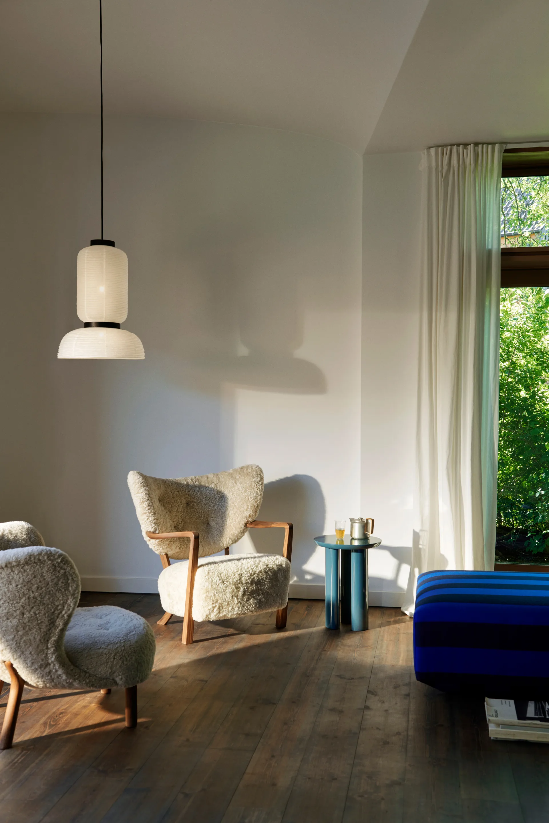 Τραπεζάκι Tung JA3, Steel blue &Tradition