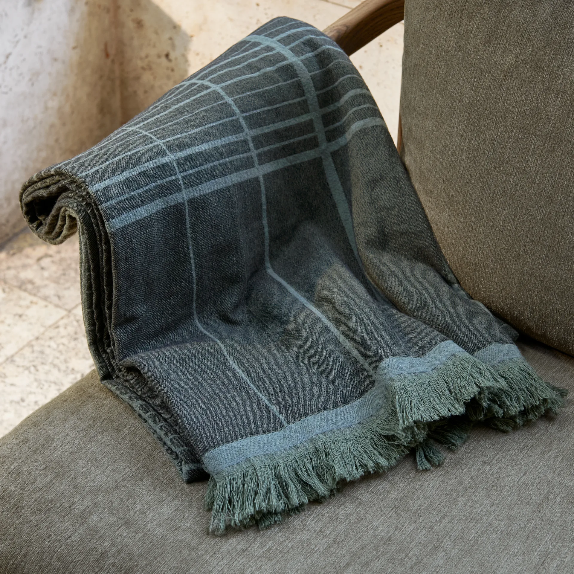 Untitled AP10 ριχτάρι 150x210 cm, Σκούρο πράσινο &Tradition