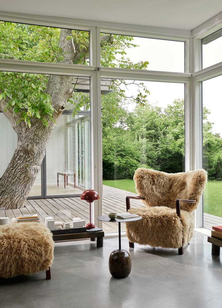 Πολυθρόνα Wulff Lounge Chair ATD2, Λαδωμένη καρυδιά-Sheepskin honey &Tradition