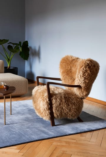 Πολυθρόνα Wulff Lounge Chair ATD2 - Λαδωμένη καρυδιά-Sheepskin honey - &Tradition