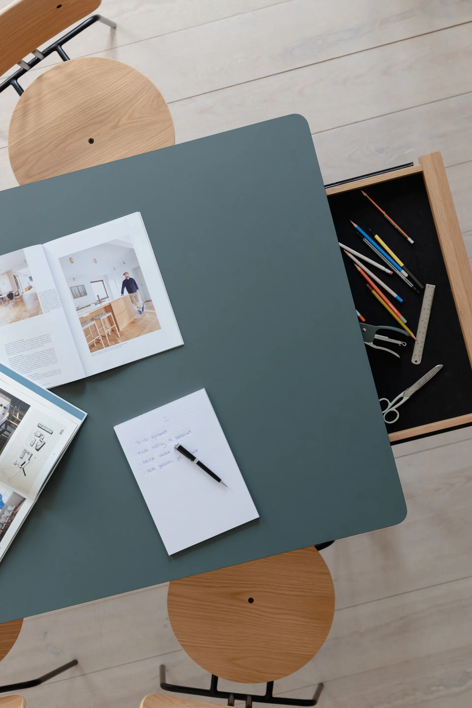 Heart'n'Soul τραπεζαρία 90x200 εκ., Oak-moss green Umage