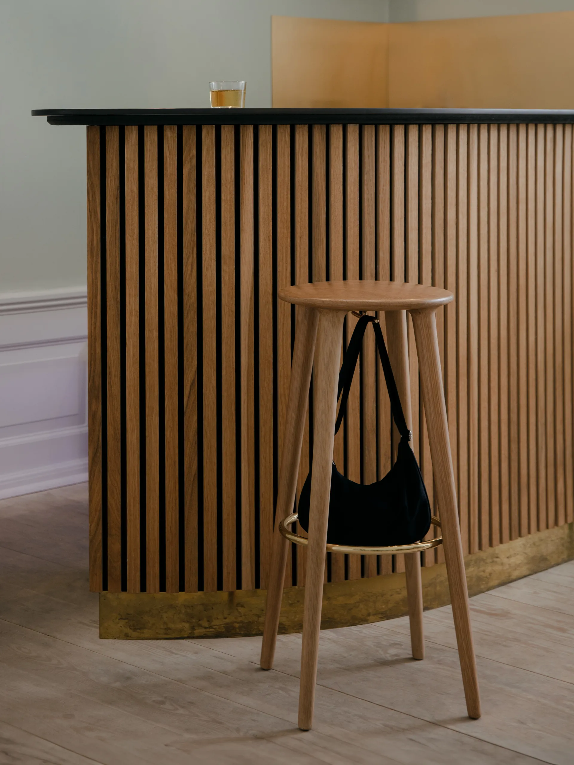 Σκαμπό μπαρ The Socialite 77,7 cm, Oak Umage