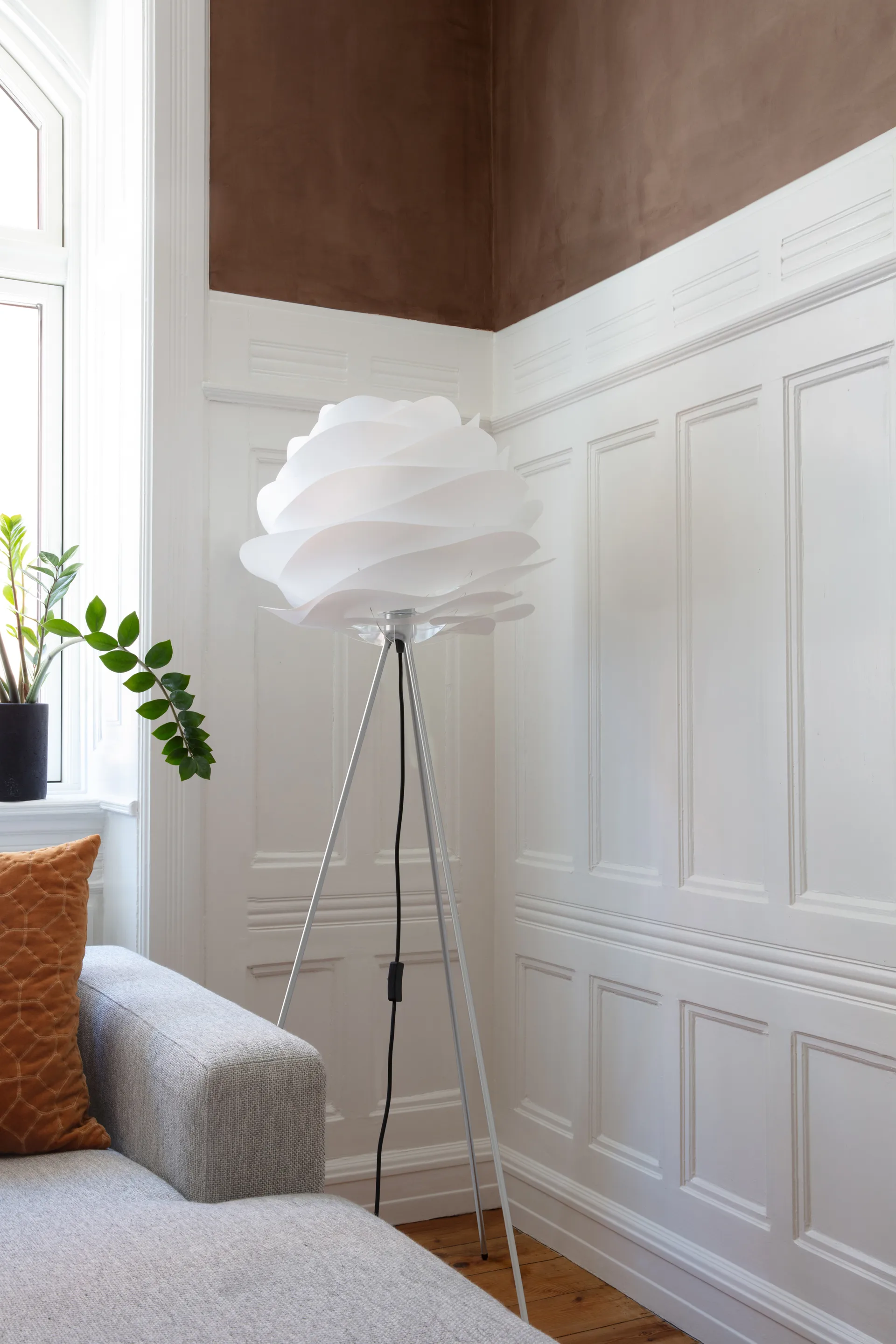 Τρίποδη βάση φωτιστικού δαπέδου, Βουρτσισμένο ατσάλι Umage