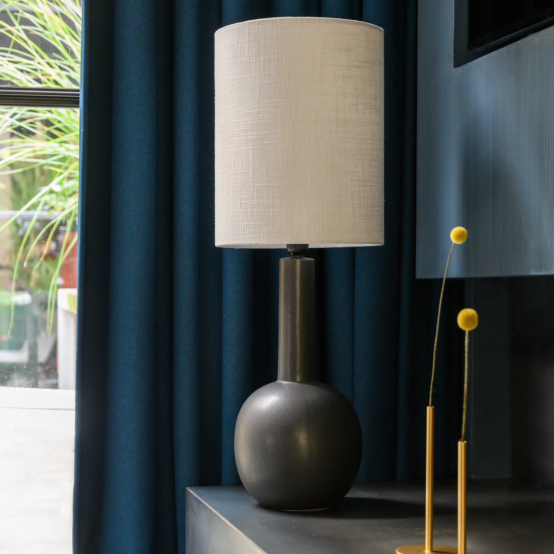 Escape επιτραπέζιο φωτιστικό 76 cm, έβενος-λευκό URBAN NATURE CULTURE