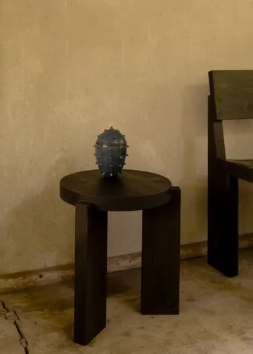 001 Stool σκαμπό - Μαύρο-βαμμένο πεύκο, Ø40x44 εκ. - Vaarnii