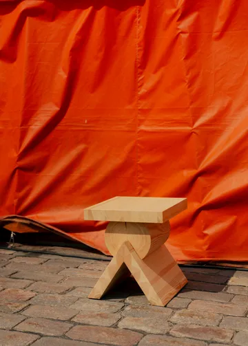 006 AA Side Table βοηθητικό τραπεζάκι - Ματ λαδοκερωμένο πεύκο, 40x40x45 εκ. - Vaarnii