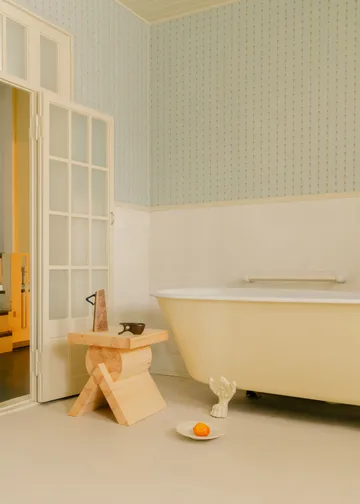 006 AA Side Table βοηθητικό τραπεζάκι - Ματ λαδοκερωμένο πεύκο, 40x40x45 εκ. - Vaarnii