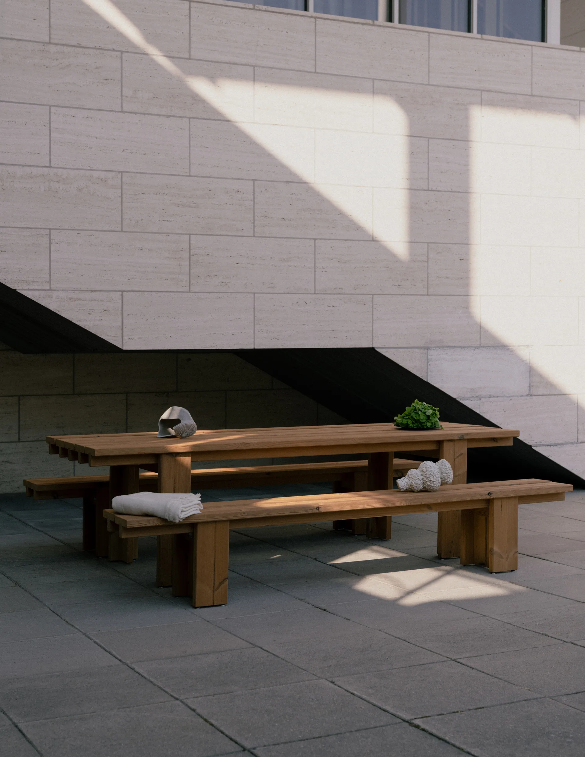 013 Osa Outdoor Bench παγκάκι, Θερμικά επεξεργασμένη πεύκη, 270x37x49 cm Vaarnii