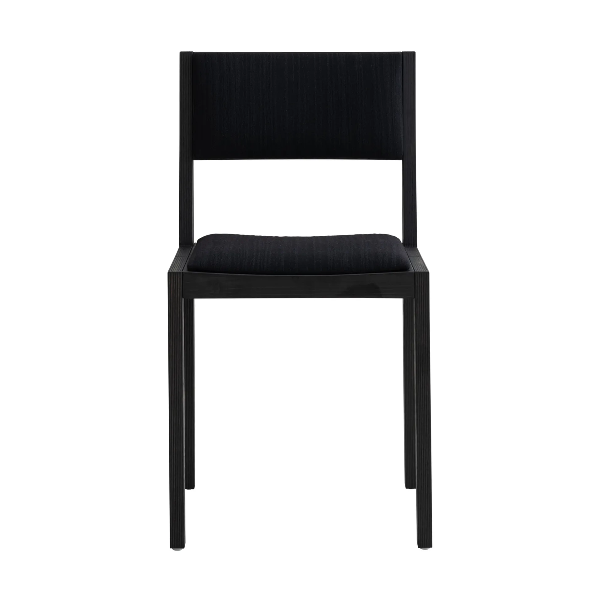 016 Maasto Dining Chair καρέκλα, Μαύρο-βαμμένο πεύκο, επενδεδυμένο μπροστινό μέρος σε μαύρο Vaarnii