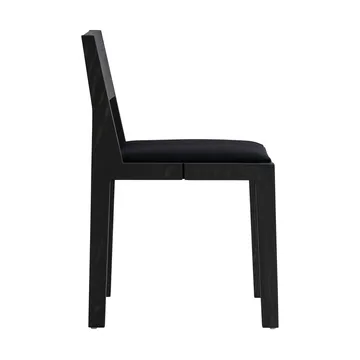 016 Maasto Dining Chair καρέκλα - Μαύρη βαμμένη πεύκη, επενδεδυμένο κάθισμα μαύρο - Vaarnii