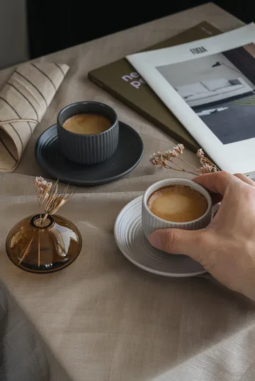 Duga φλιτζάνι εσπρέσο με πιατάκι 4-pack - Λευκό, αμμόχρωμο, ανθρακί, μαύρο - Vargen & Thor