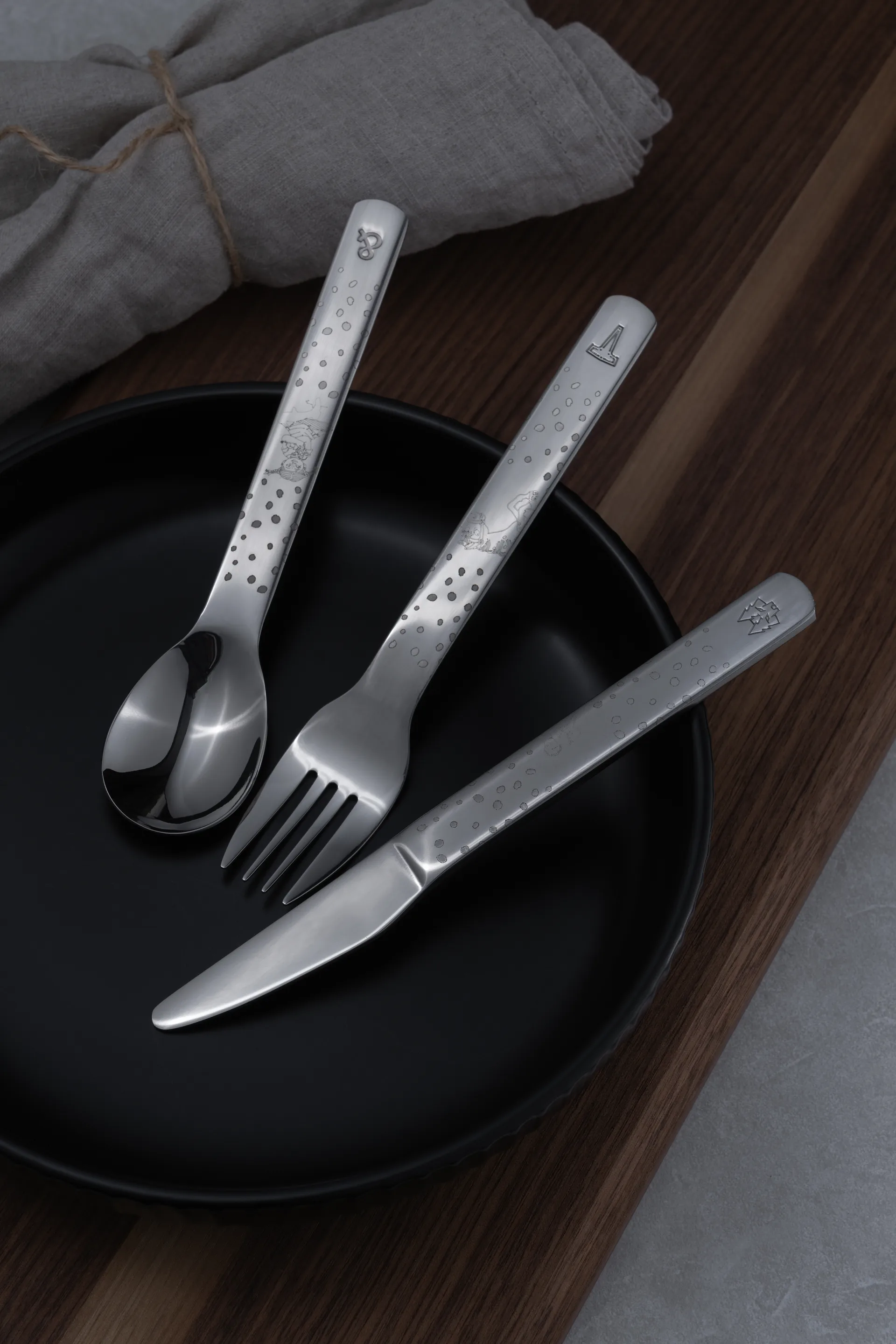 Παιδικά μαχαιροπήρουνα Lupo Pippi 9 τεμαχίων, Ασήμι Vargen & Thor