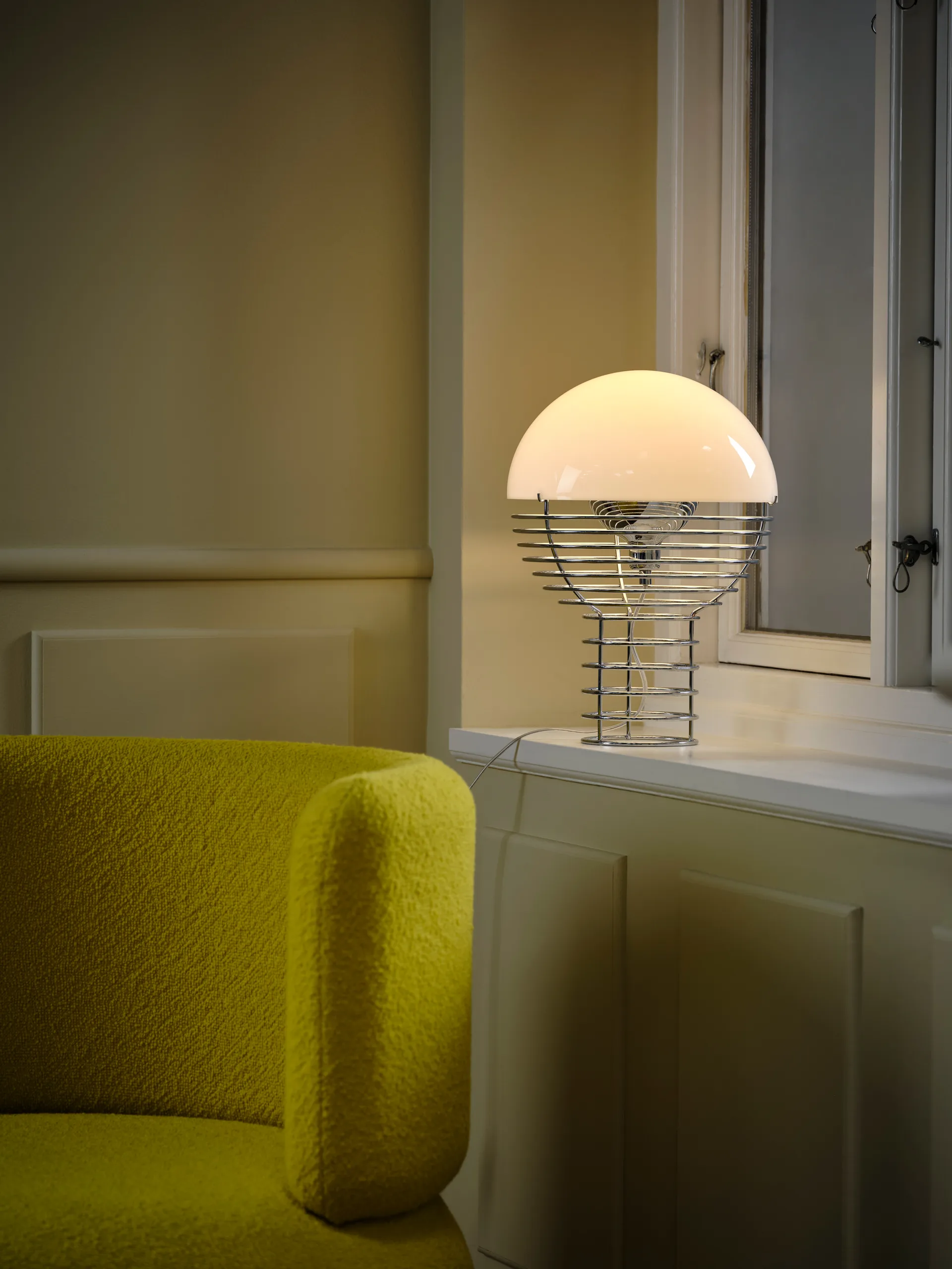 Επιτραπέζιο φωτιστικό με σύρμα Ø30 εκ., Χρώμιο-λευκό Verpan