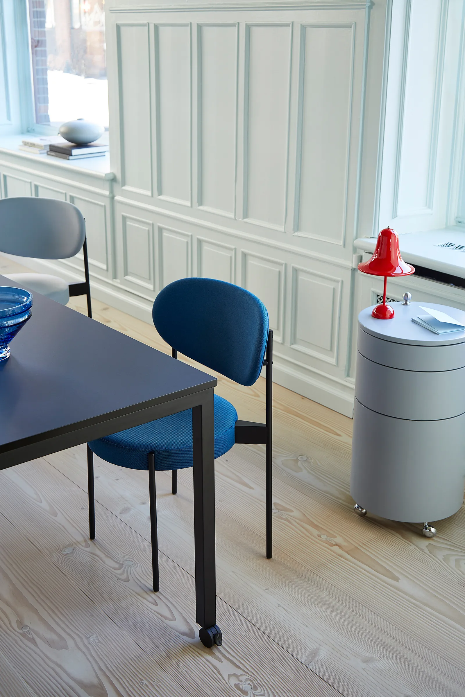 Pantop φορητό επιτραπέζιο φωτιστικό 30 cm, Φωτεινό Κόκκινο Verpan