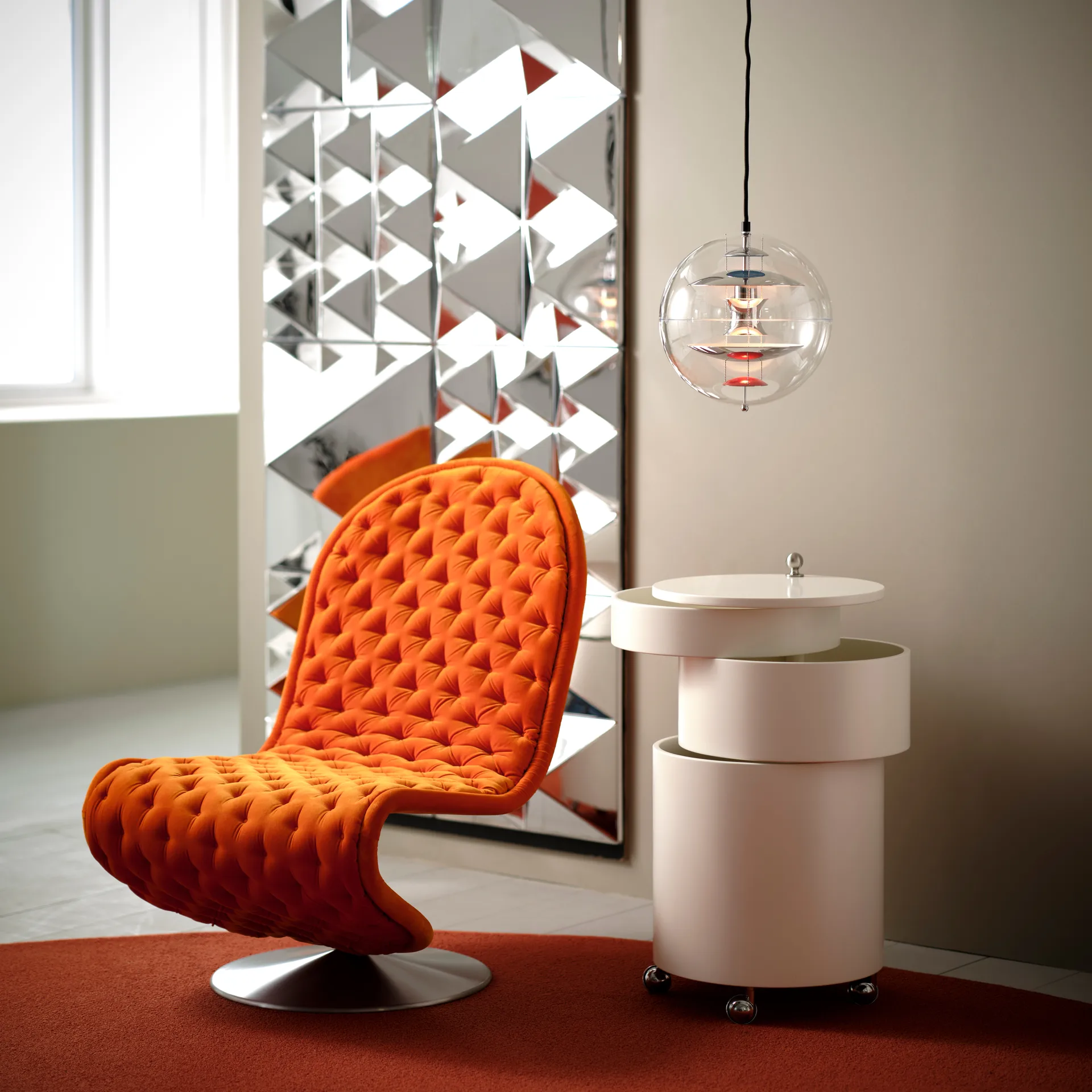 Φωτιστικό οροφής, VP Globe, Ø28 εκ., Χρώμιο-κόκκινο-μπλε Verpan