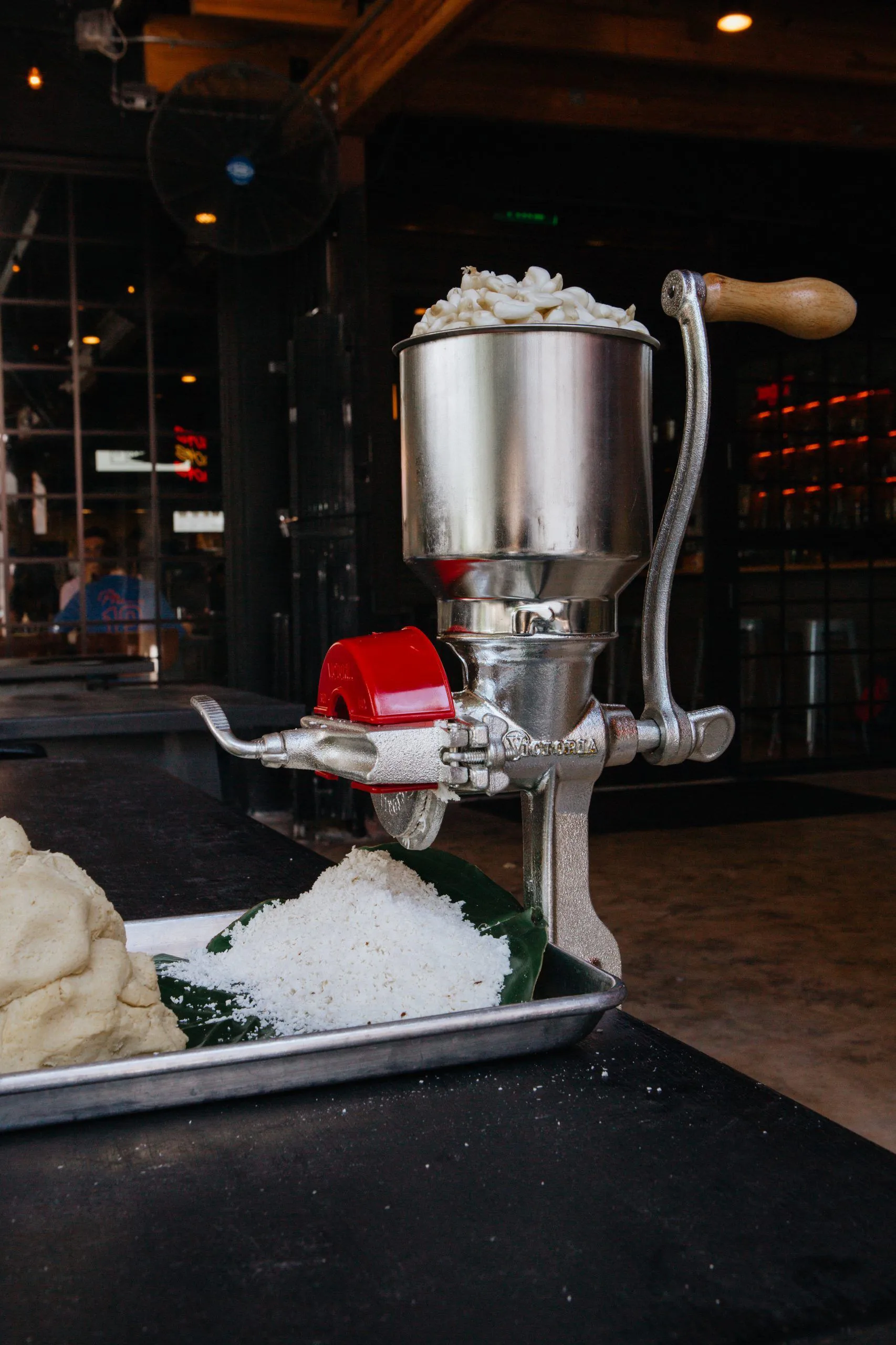 Μηχανικός μύλος από χυτοσίδηρο, Ατσάλι-κόκκινο Victoria