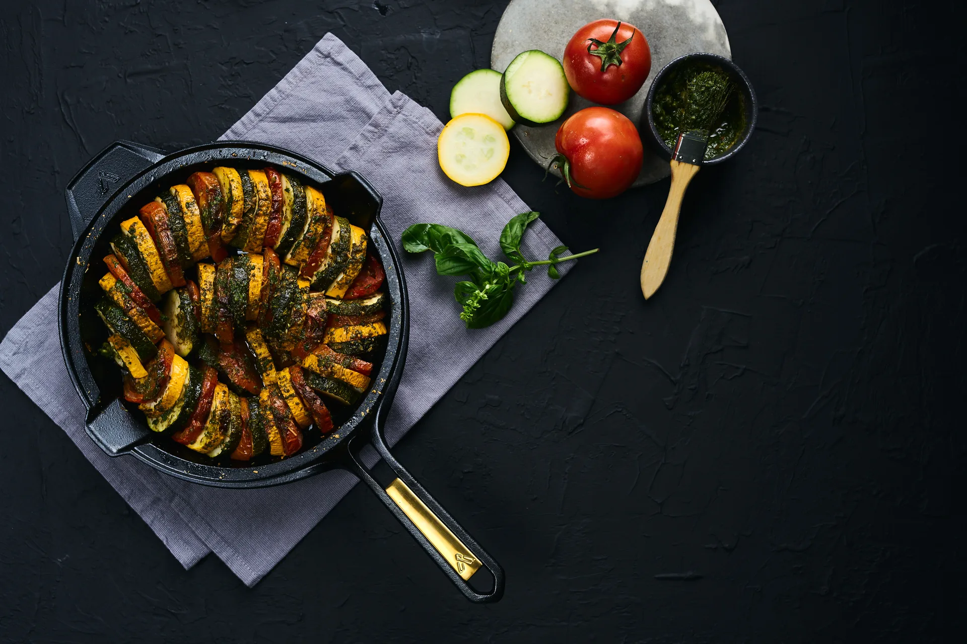 Τηγάνι Signature από στιλβωμένο χυτοσίδηρο 25 cm, Μάυρο Victoria