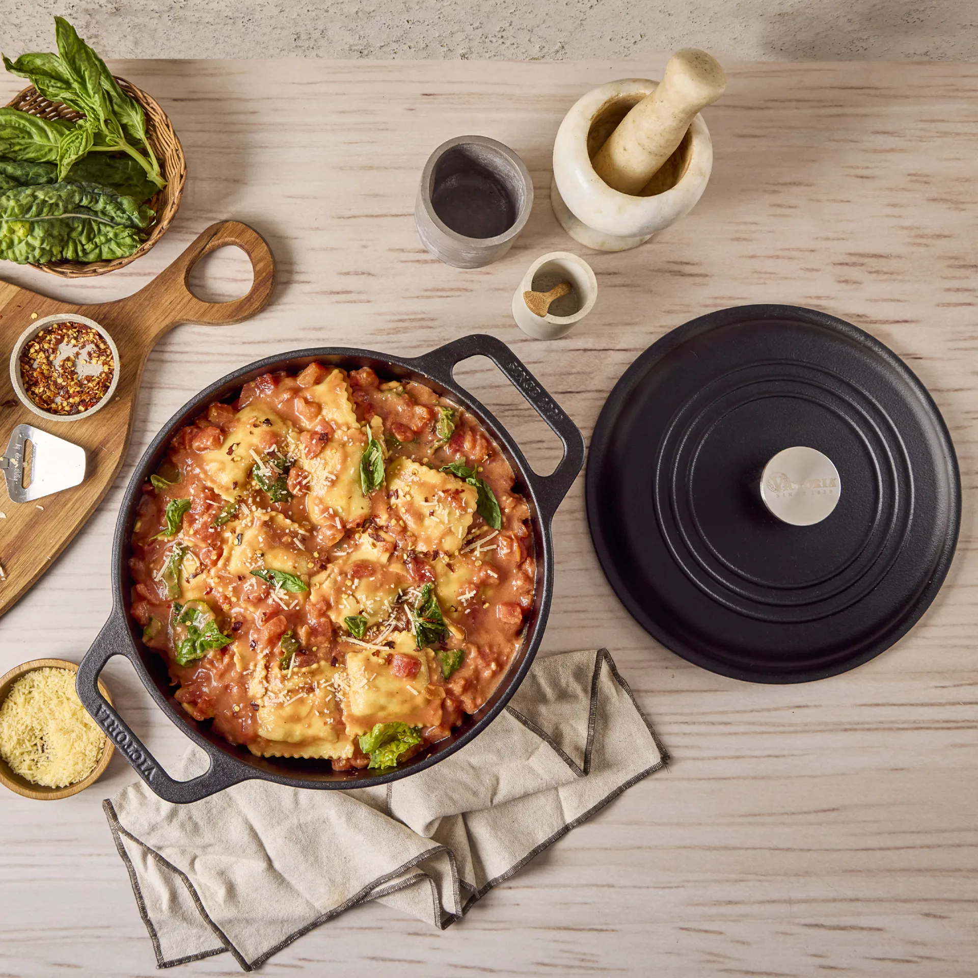 Κατσαρόλα Victoria από χυτοσίδηρο pre-seasoned, 6,6 L Victoria