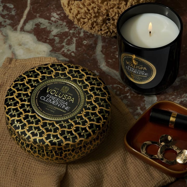 Classic Maison Noir αρωματικό κερί 60 ώρες, Φρέζια και Κλημεντίνη Voluspa