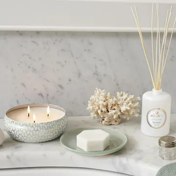 Maison Blanc 3-wick Tin αρωματικό κερί 40 ώρες - Laguna - Voluspa