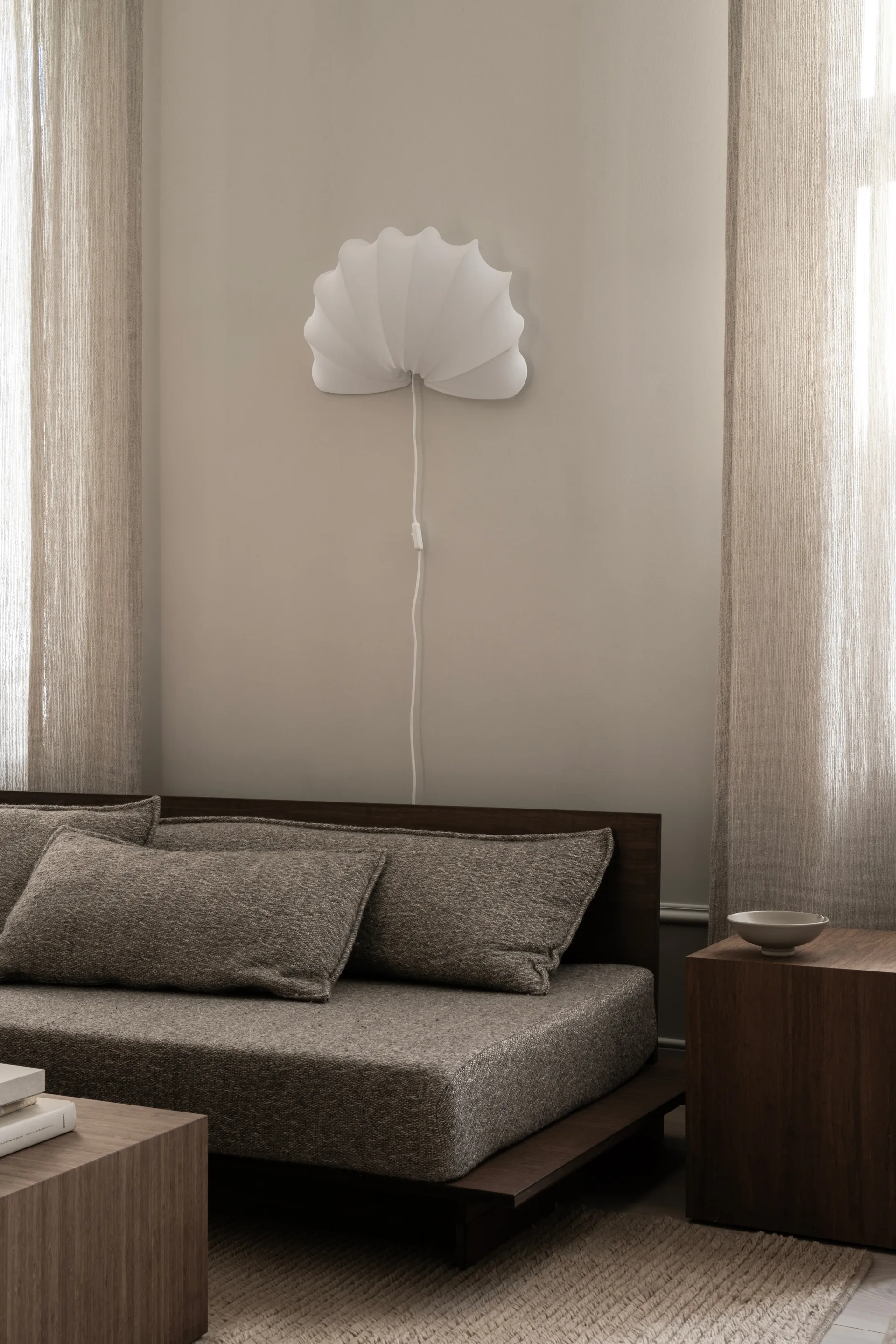 Anna φωτιστικό τοίχου L 54 cm, Λευκό βαμβάκι Watt & Veke