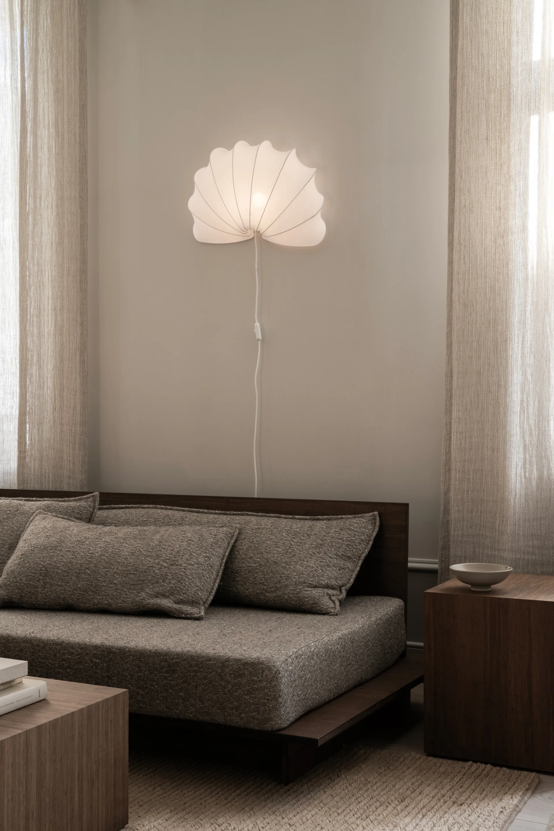 Anna φωτιστικό τοίχου L 54 cm, Λευκό βαμβάκι Watt & Veke