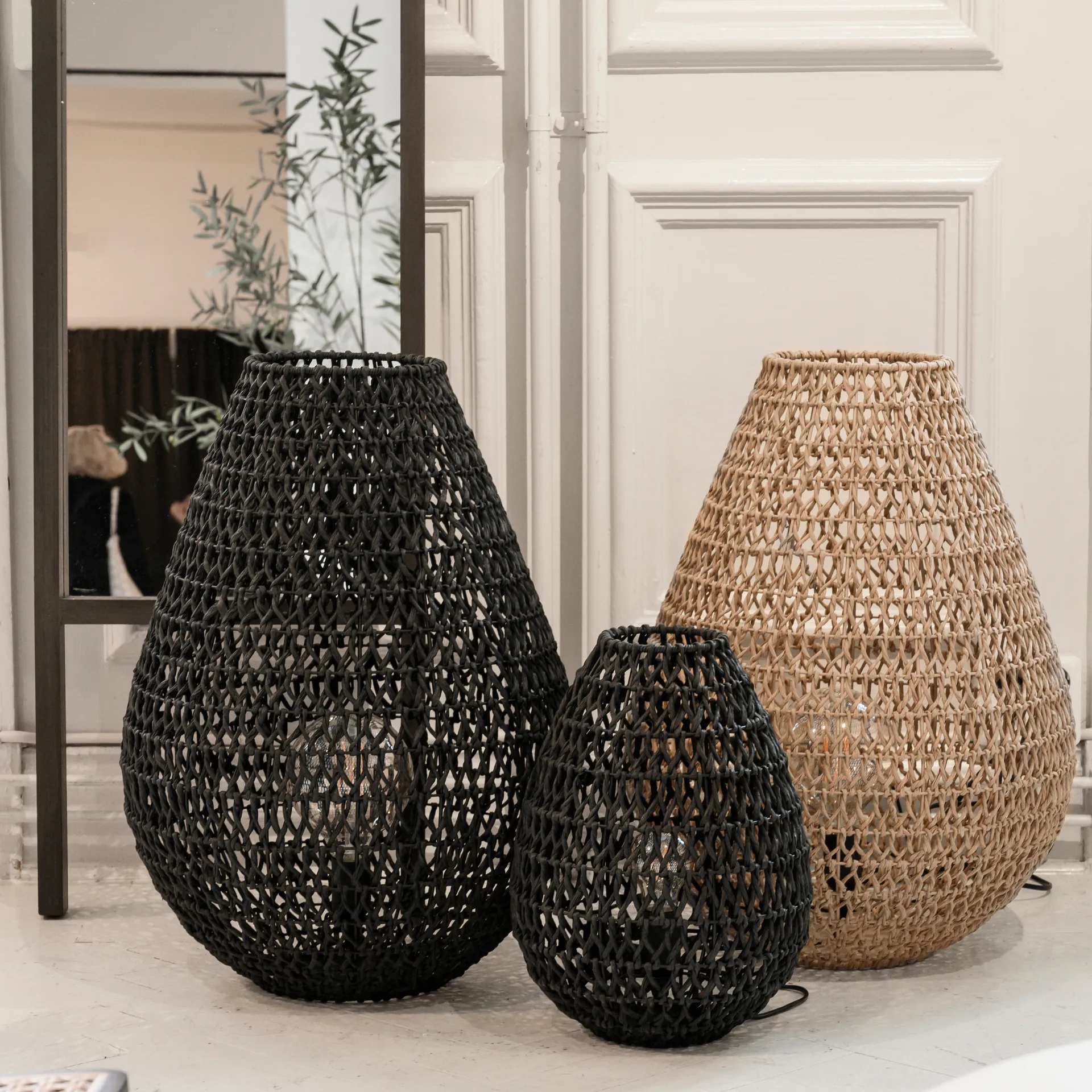 Buster επιτραπέζιο φωτιστικό Ø27 cm, μαύρο Watt & Veke