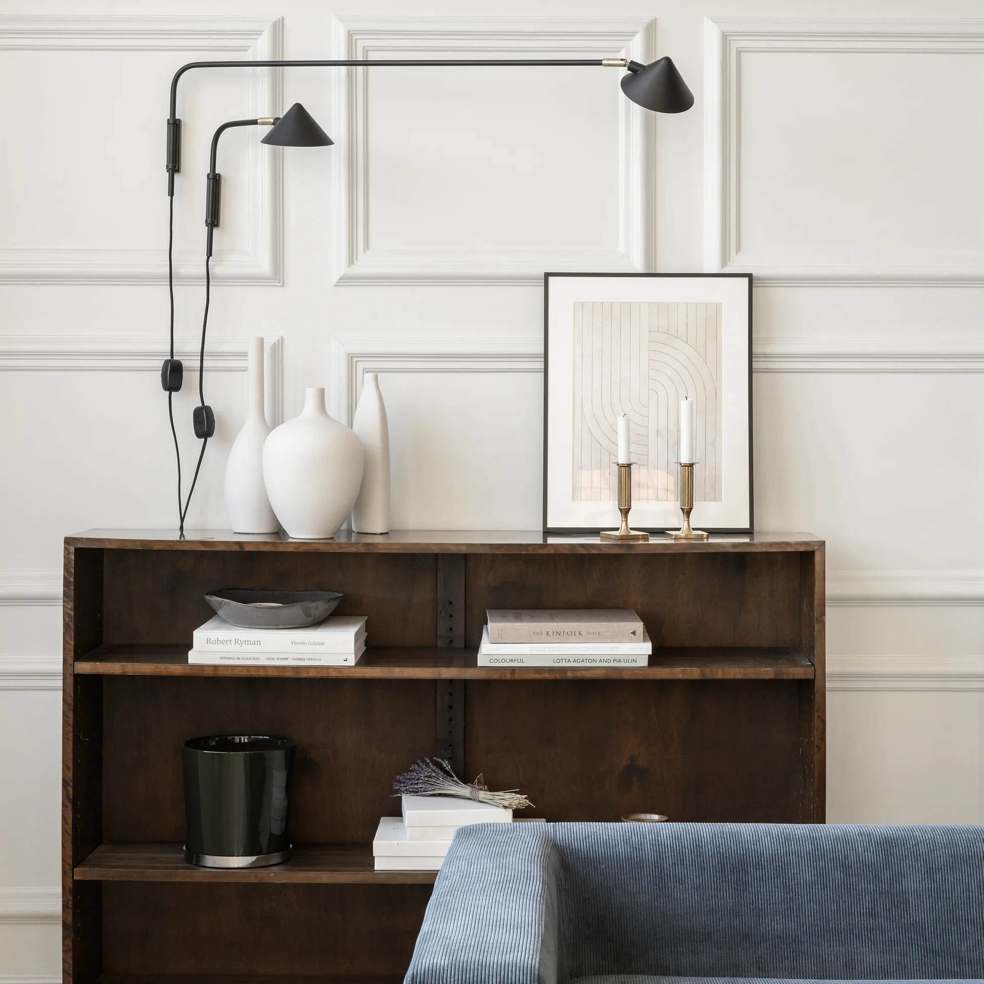 Kelly φωτιστικό τοίχου μακρύς βραχίονας, Μαύρο-χρυσαφί Watt & Veke