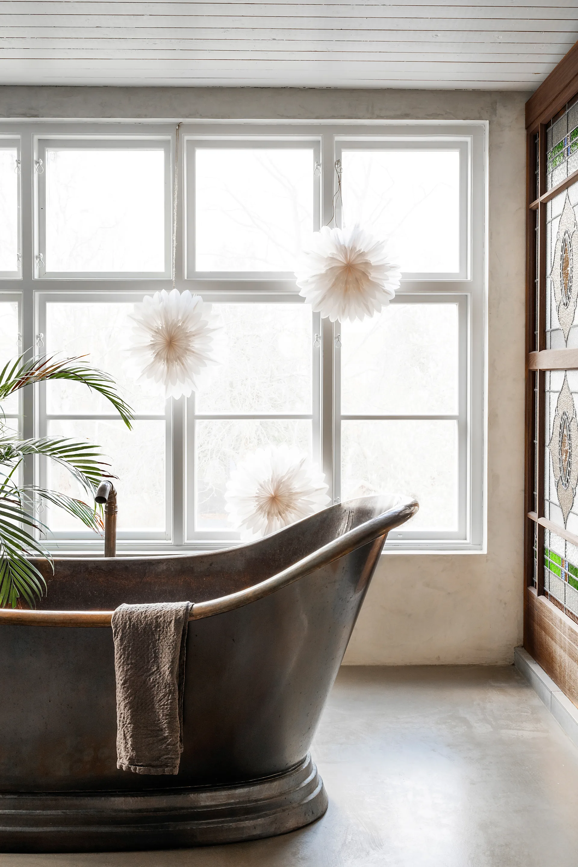 Lotus αστέρι παραμονής 44 cm, Λευκό Watt & Veke