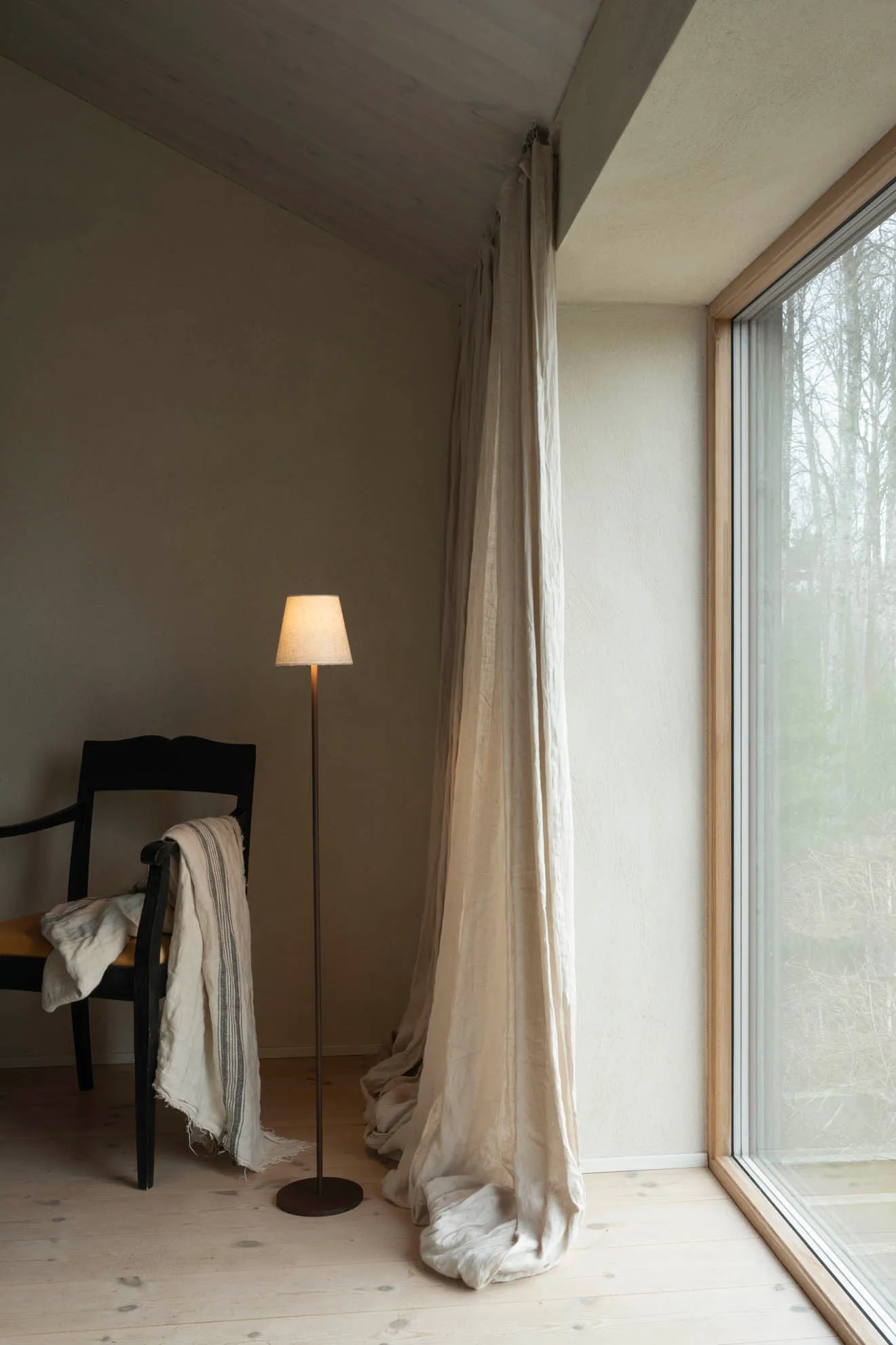 Φορητό φωτιστικό δαπέδου Tyra Ø14 cm, Coffee Watt & Veke