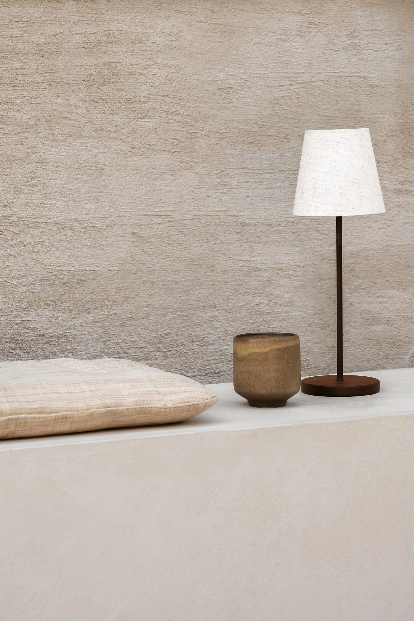 Φορητό επιτραπέζιο φωτιστικό Tyra table Ø14 cm, Coffee Watt & Veke